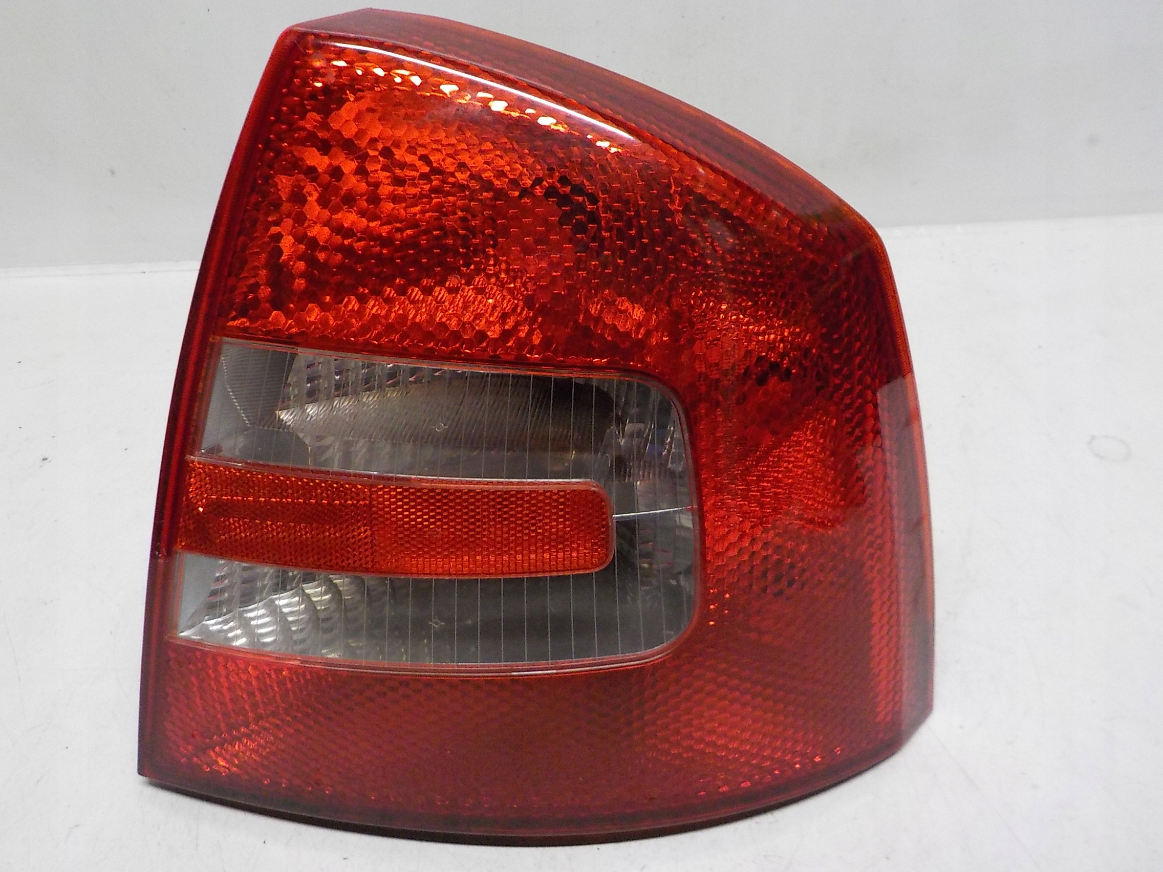 SKODA OCTAVIA II HB light right rear part rear 1Z5945096A