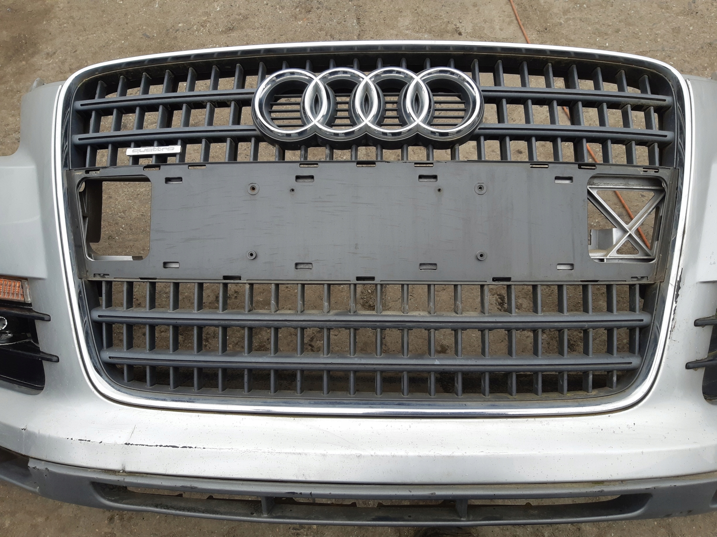AUDI Q7 4L LX7W front bumper grill grille front