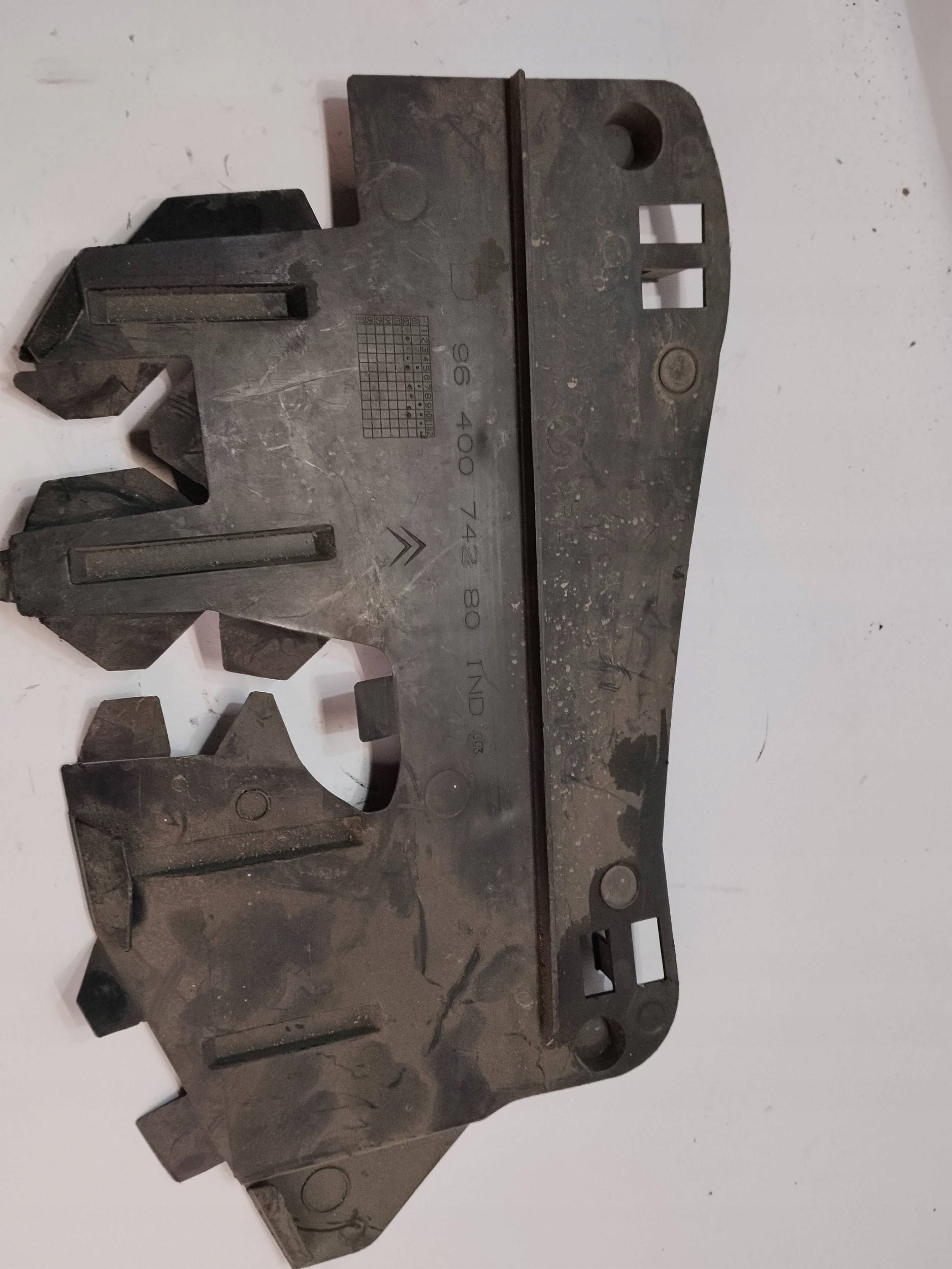 Tunel luft lenkrad do intercooler Citroen C3 9640074280