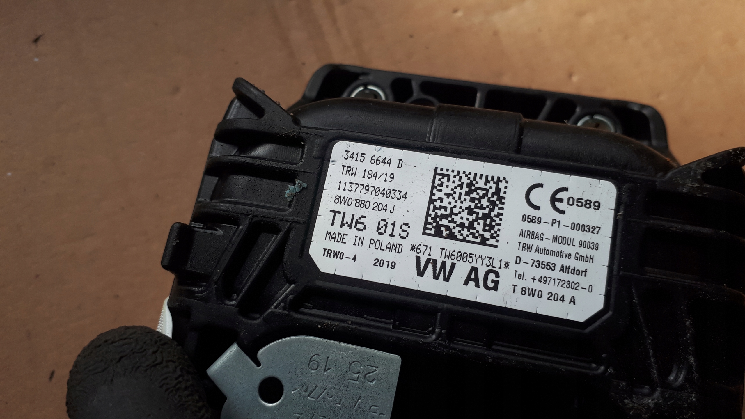 Audi A4 B9 8W подушка пассажира америка 8W0880204J оригинал