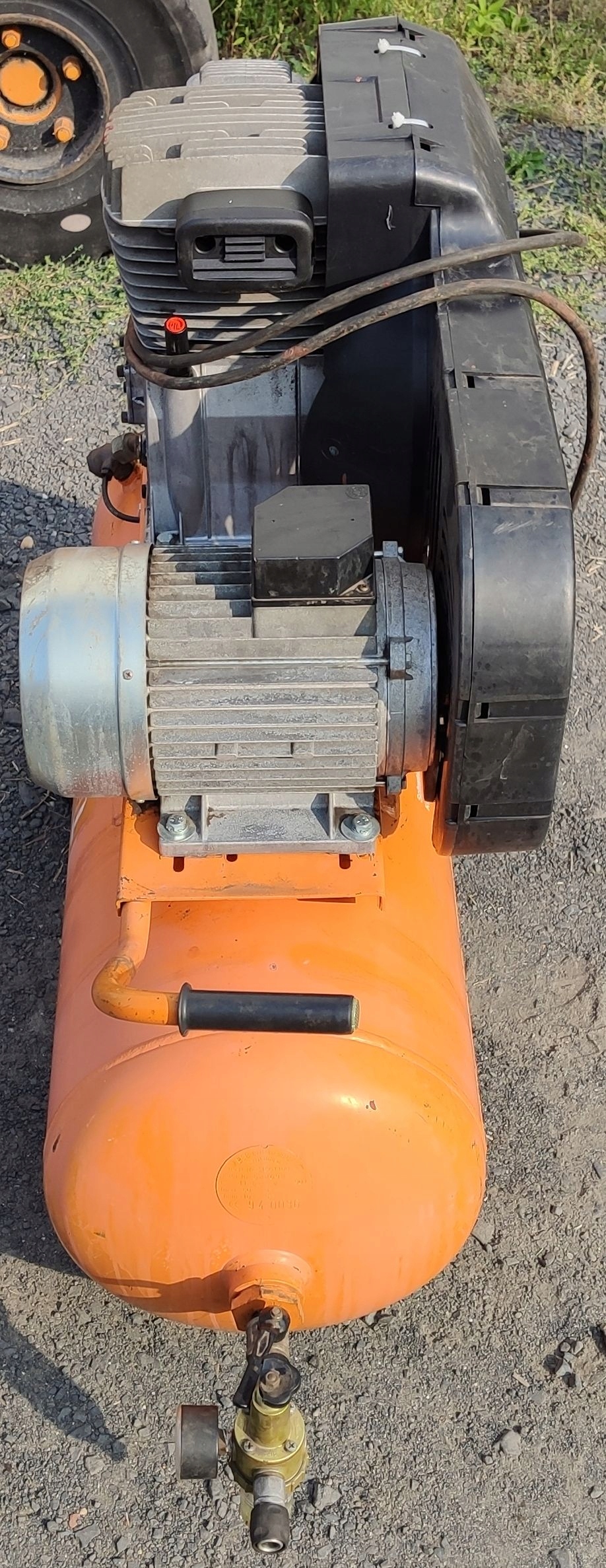 Kompresor D+L 550/11/90 D 11bar 3kW 90L Moc (kW) 3 kW