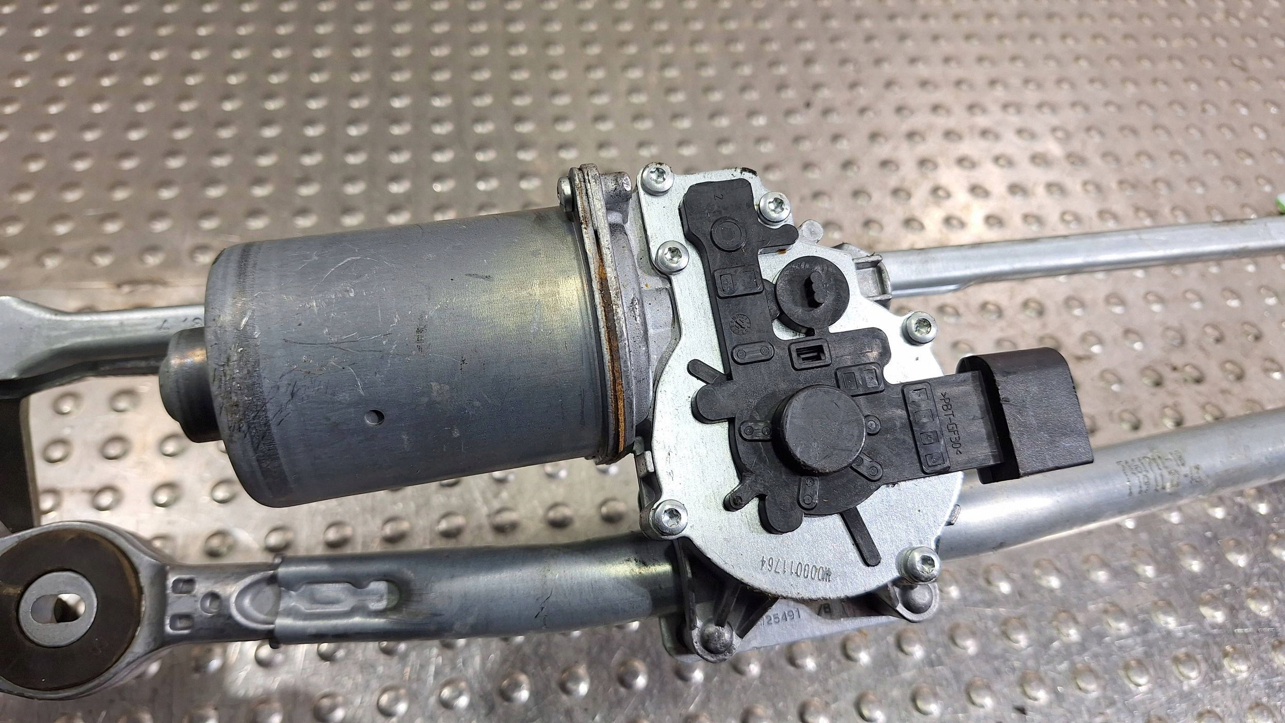 Gestänge Motor Wischer vorne 6978263 BMW 3 E90 E91 E92 E93 EUROPA