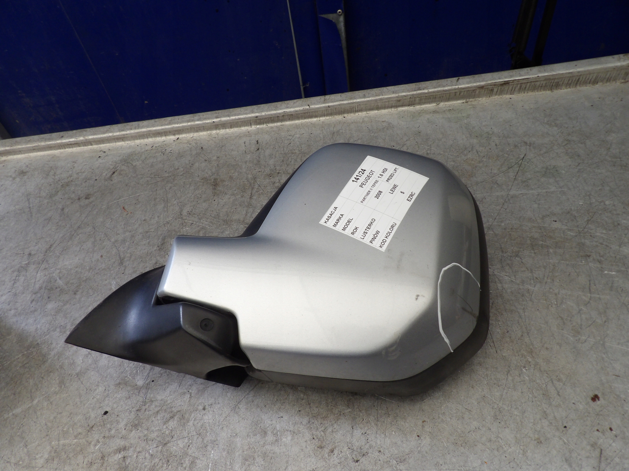 Peugeot Partner II Tepee mirror left lak. EZRC 96813743XT