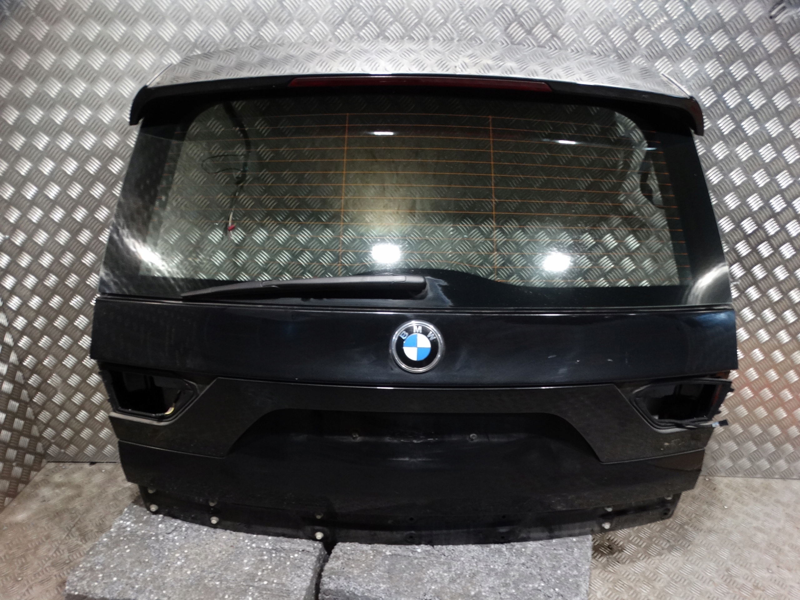 IDEALNA KPL. HECKKLAPPE BMW E83 1