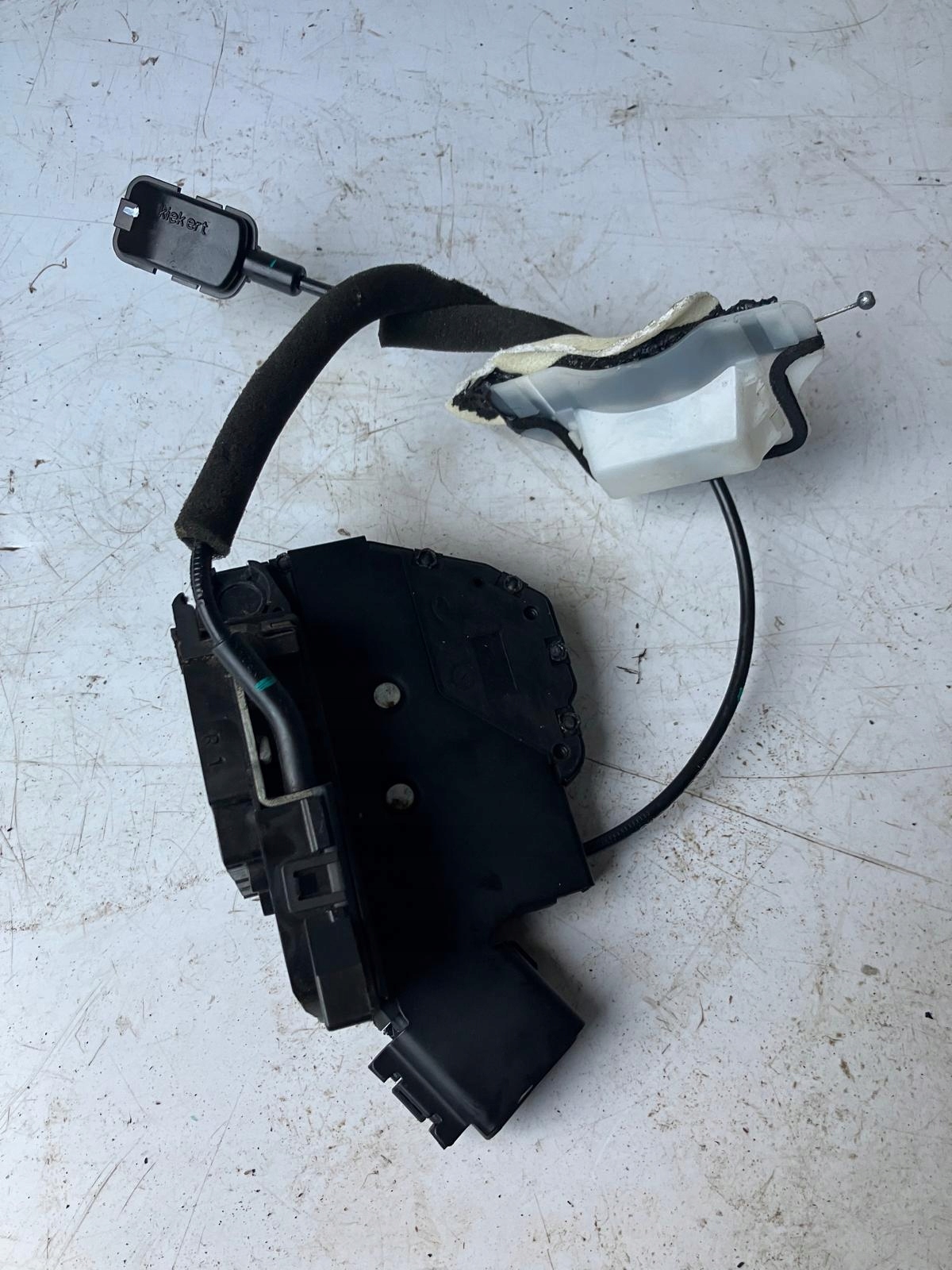 lock door right front RENAULT LATITUDE 805020021R EU