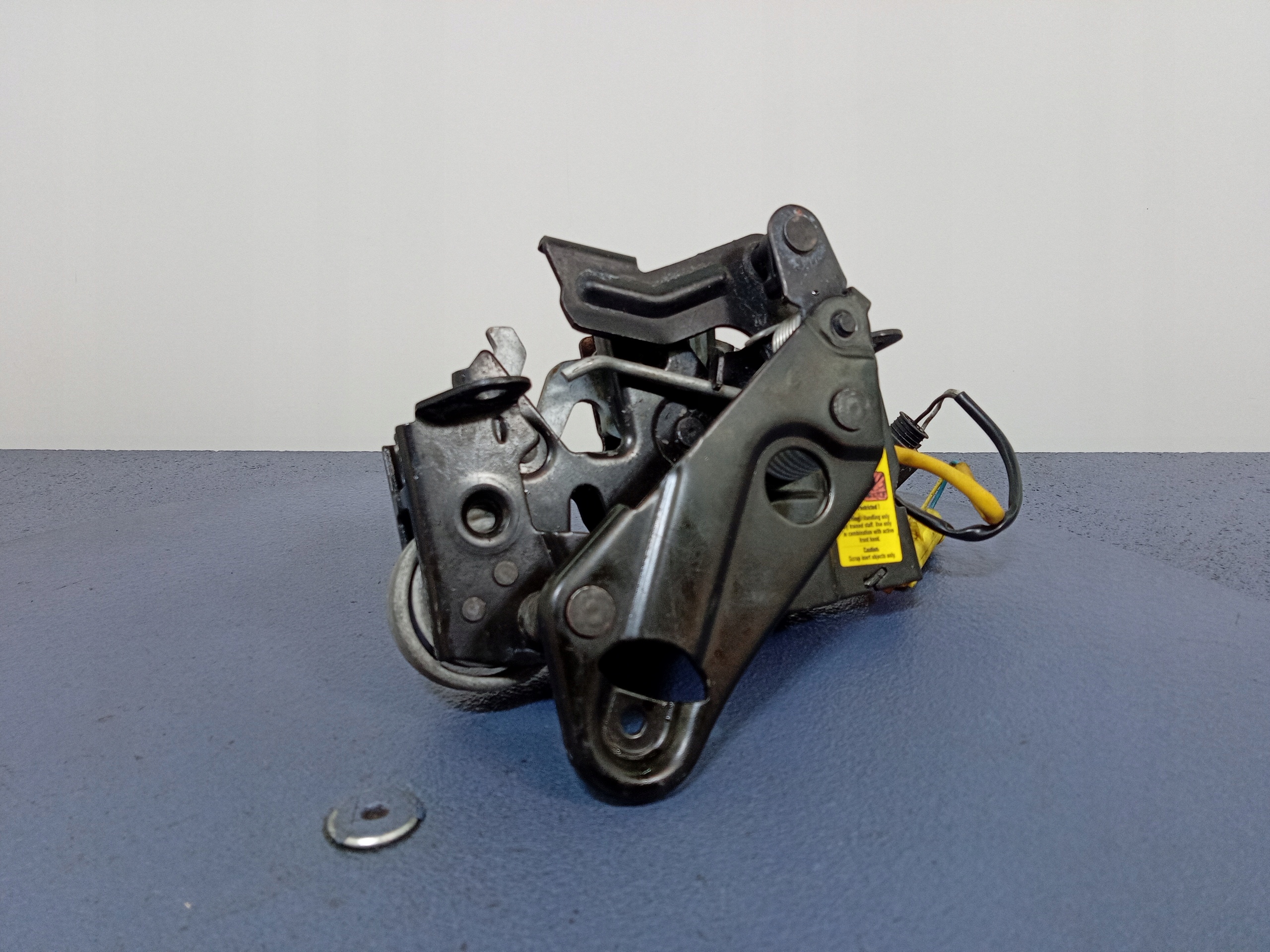 BMW 5 F10 F11 замок капота Активний лівий 7458149