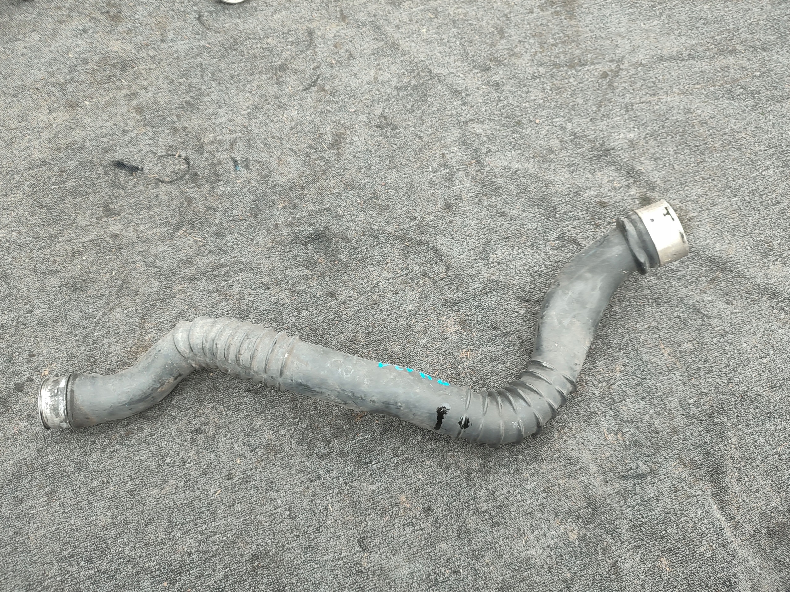 trouba hadice vedení vzduchový intercoolera BMW E91 E90 E92 E93 E84 N47 7797483