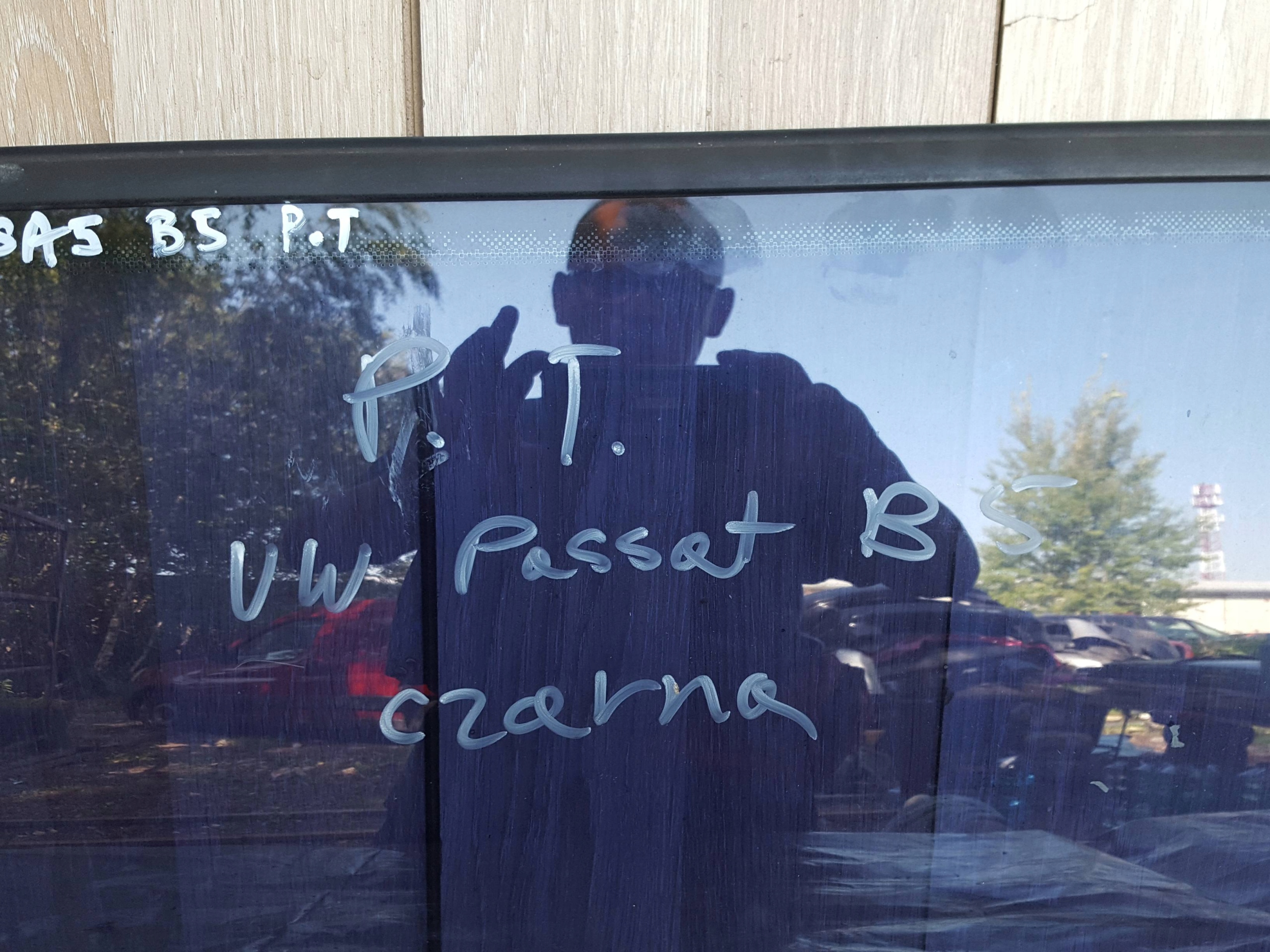 SZYBA KAROSERYJNA PRZYCIEMNIONA PRAWA TYLNA VOLKSWAGEN PASSAT B5 Numer katalogowy części 100