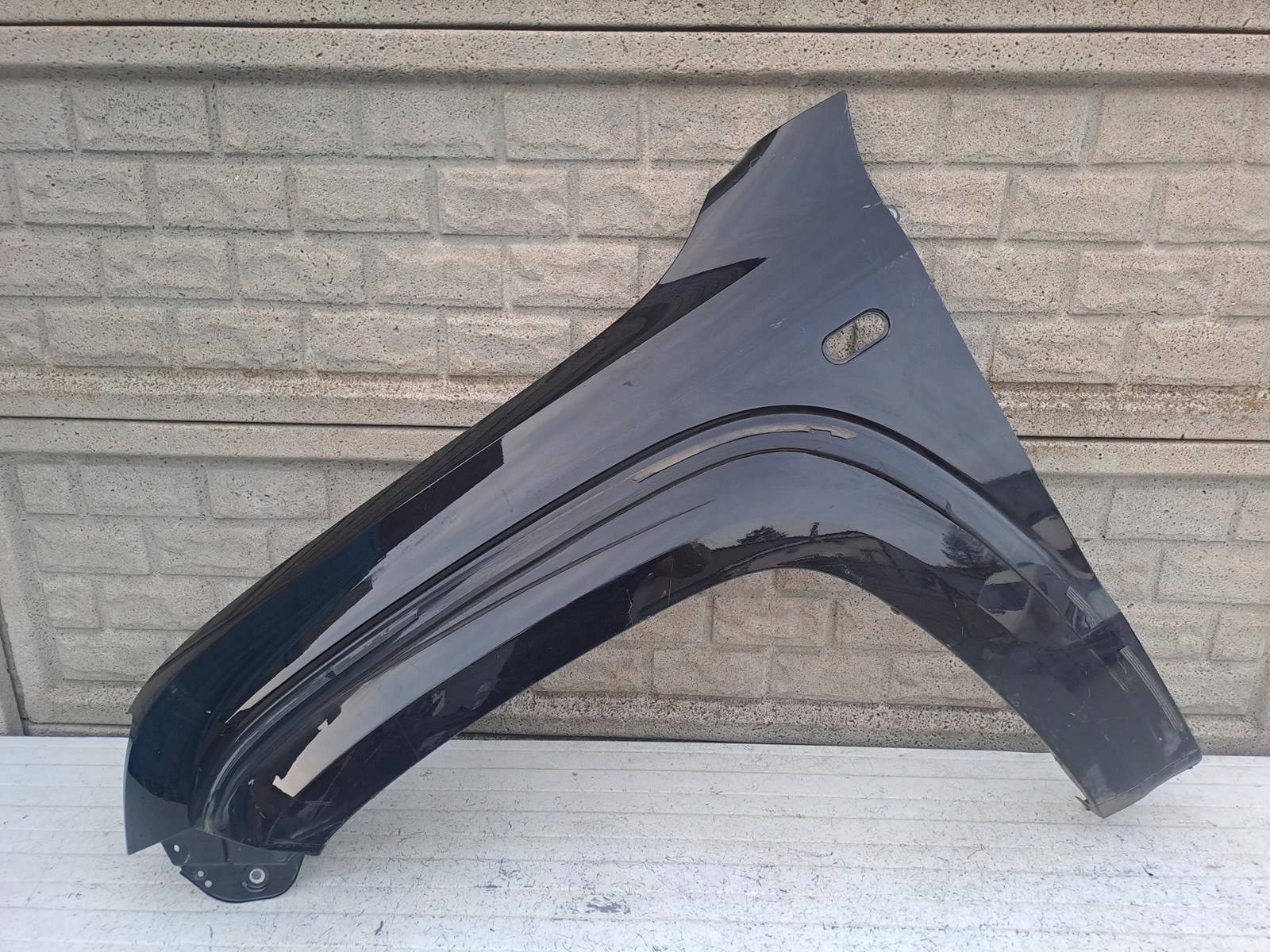 VW AMAROKh0 2016-2022 РЕСТАЙЛИНГ КРЫЛО ЛЕВЫЙ ПЕРЕДНИЙ