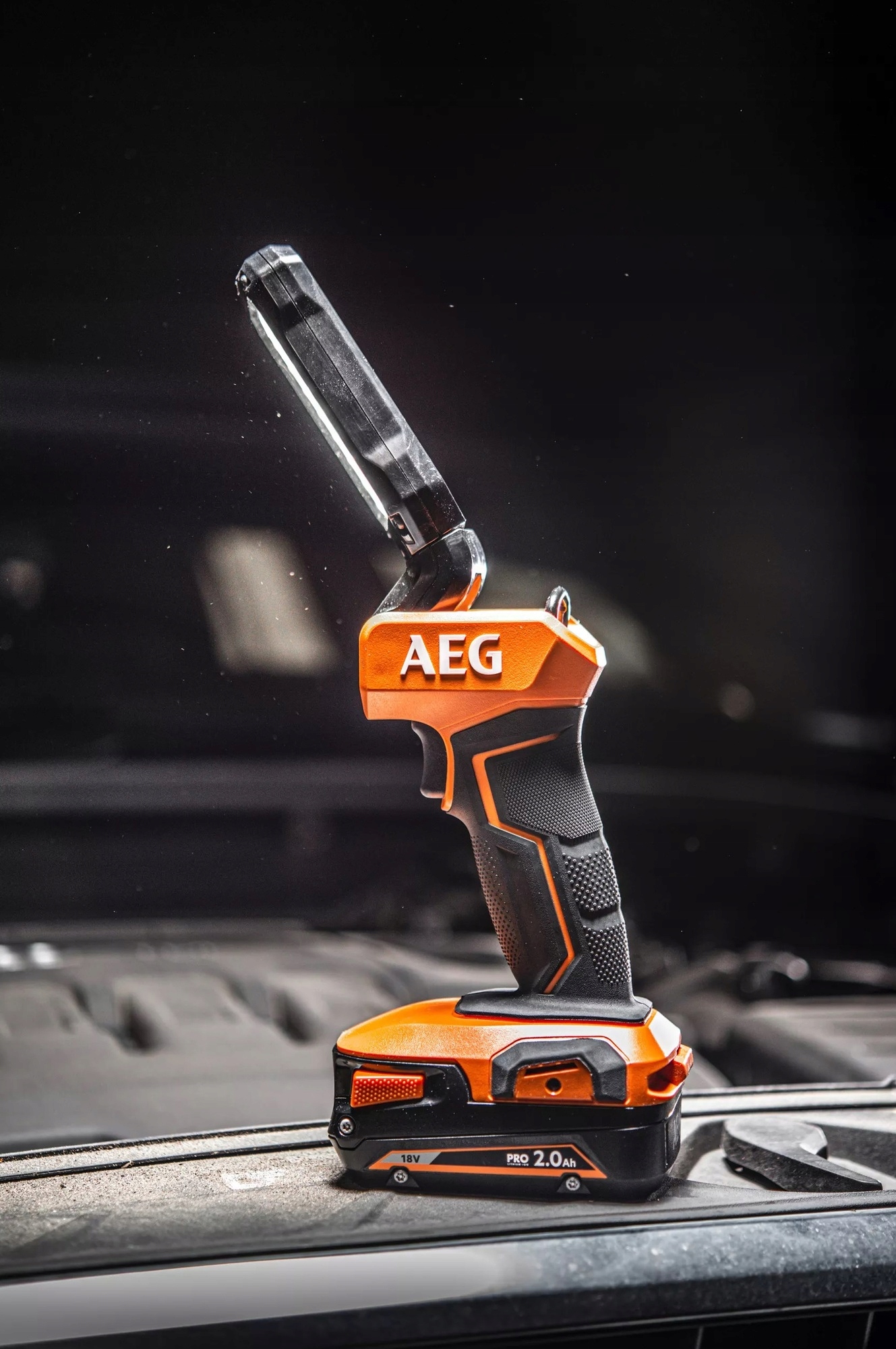 LAMPA WARSZTATOWA GARAŻOWA AEG Powertools 18V BSL 18-0 BODY Marka AEG