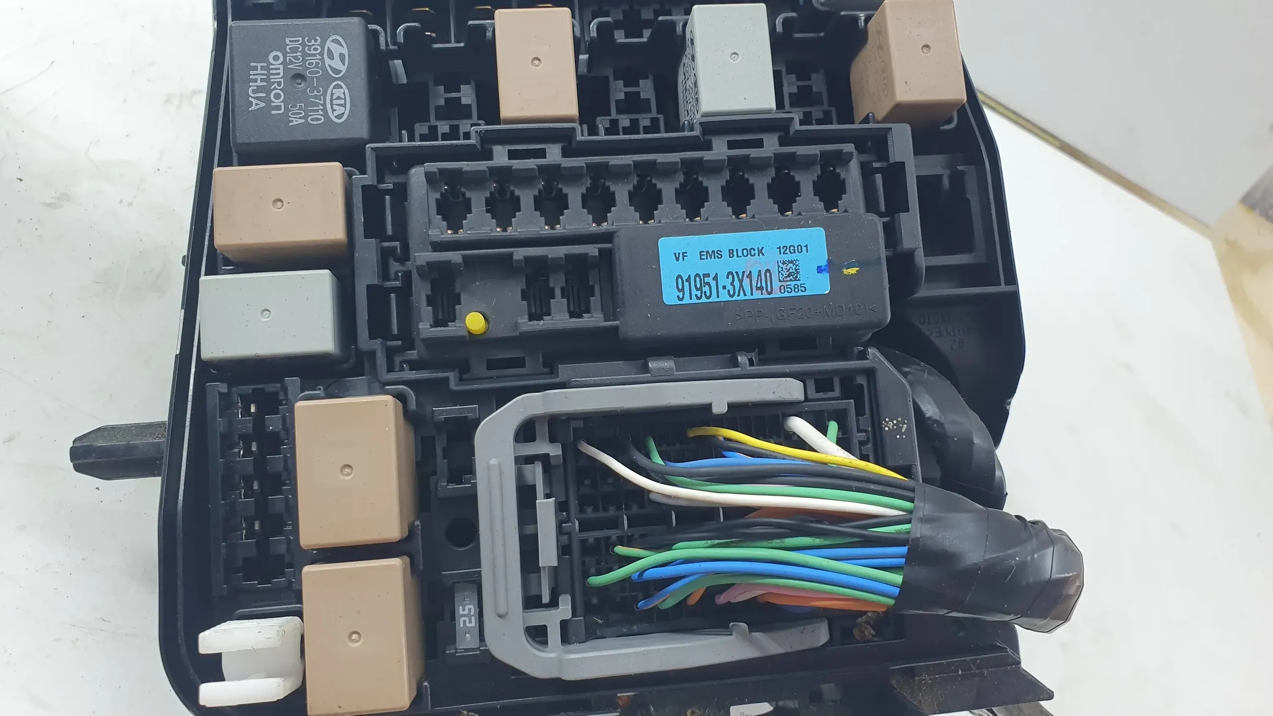 Hyundai i40 1.7 CRDI Module fusibles przekaznikow $