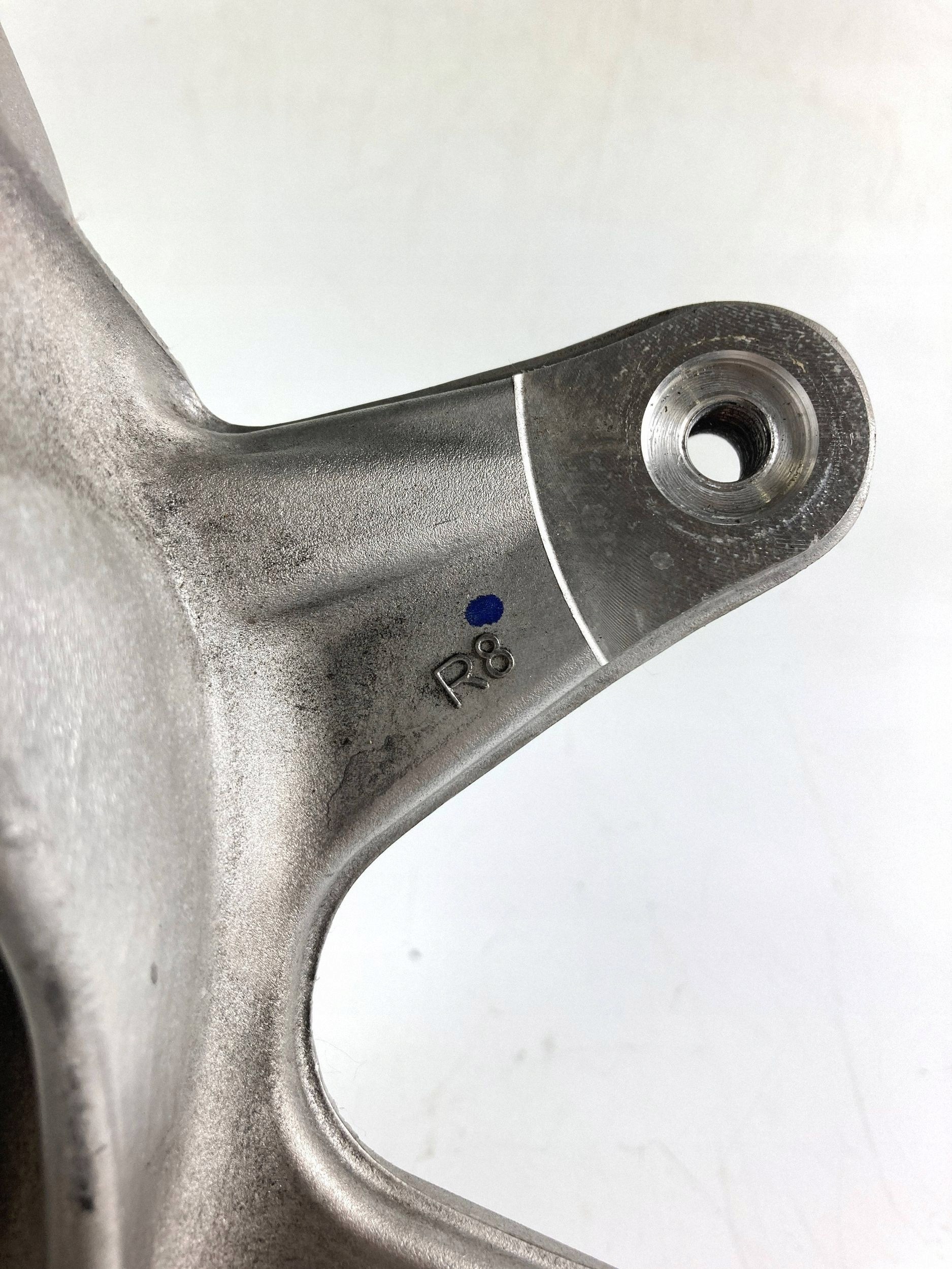 Chevrolet Corvette C8 2020-2026 swing rear right