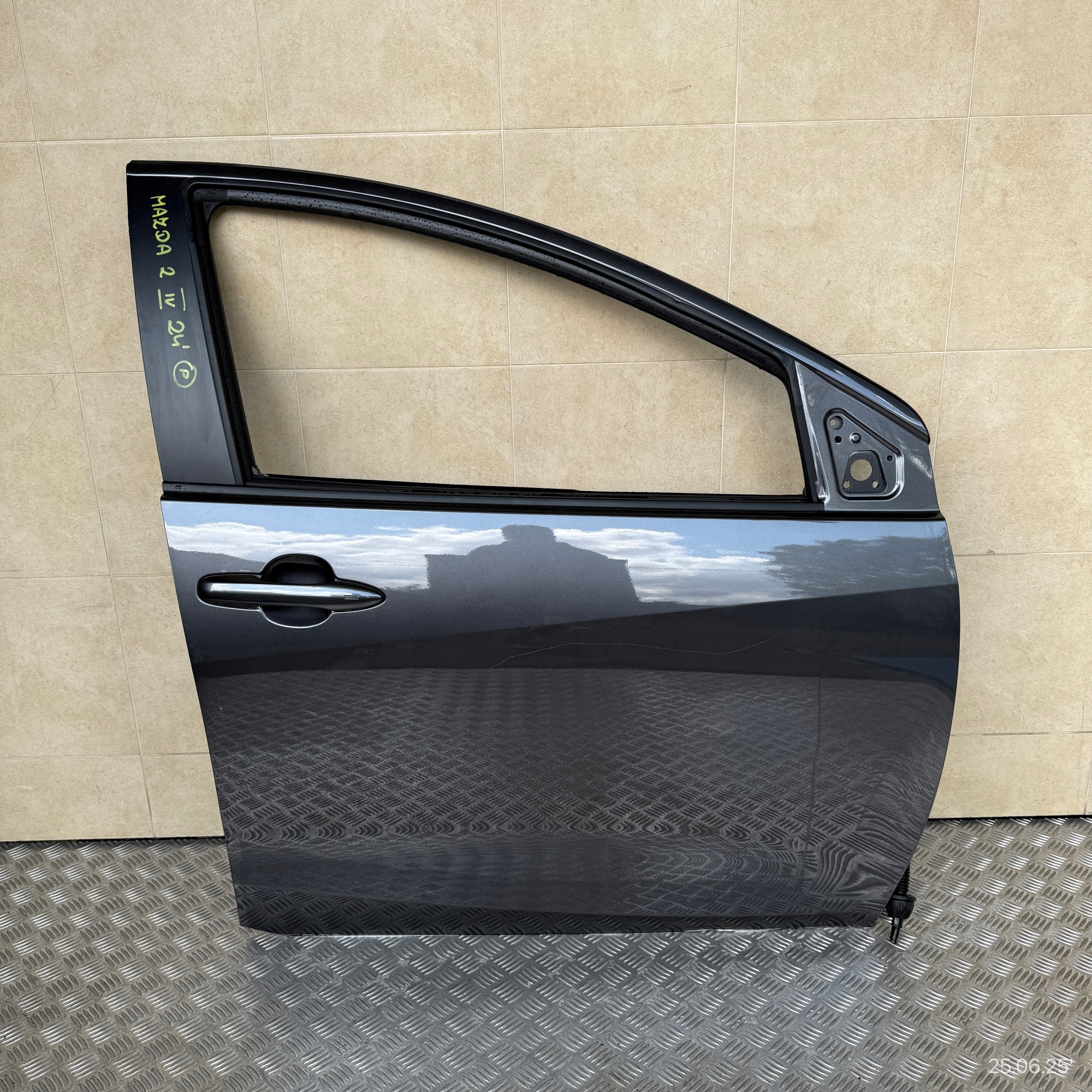 door complete front right MAZDA 2 IV 2024 ROK