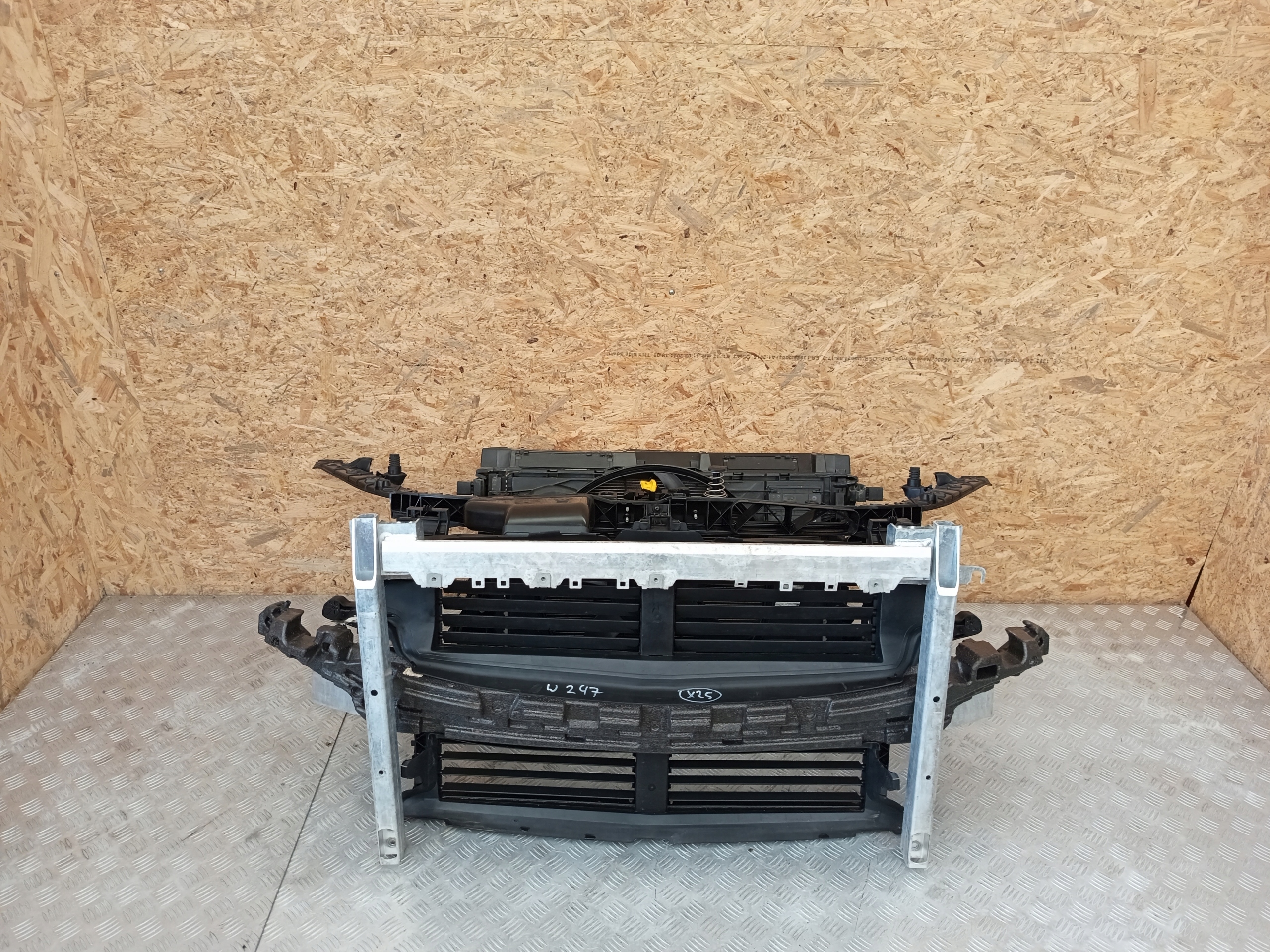 MERCEDES W247 GLA 2.0 CDI PAS PRZEDNI PRZÓD KOMPLET A2479067906