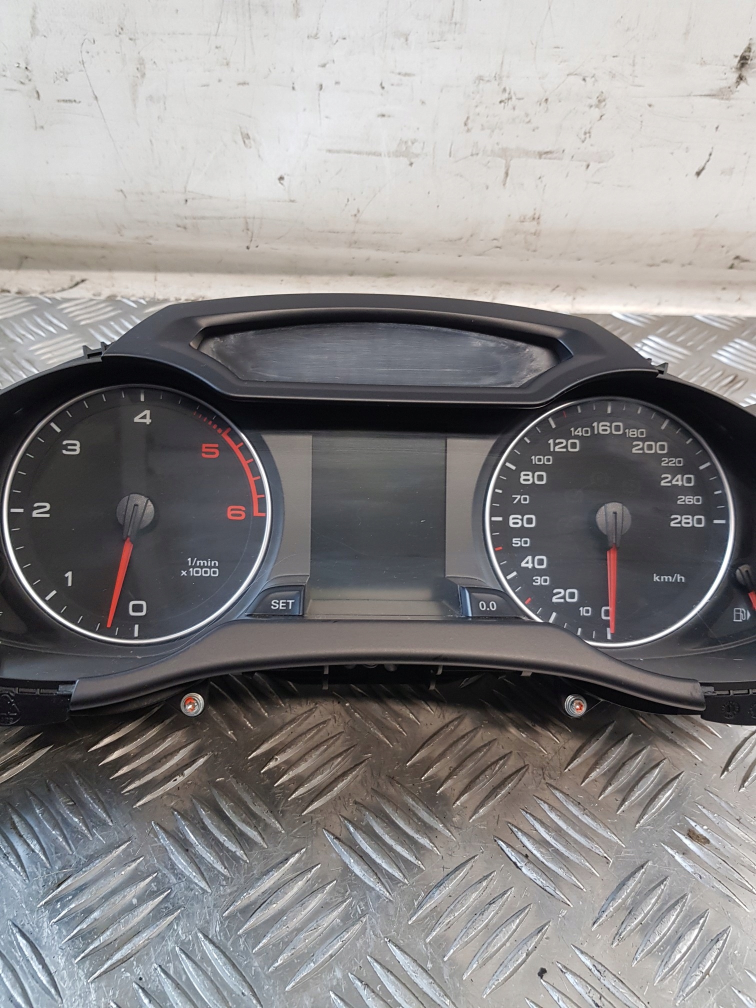 dials 8K0920900C AUDI A4 B8 2.0TDI 09R- EUROPA