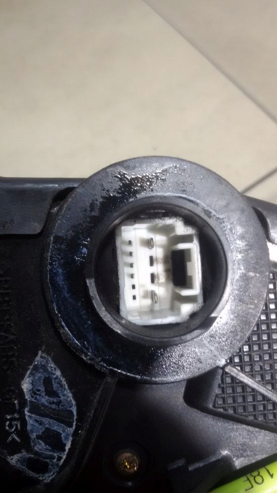 lock door handle left front TOYOTA AVENSIS T25 6 PIN