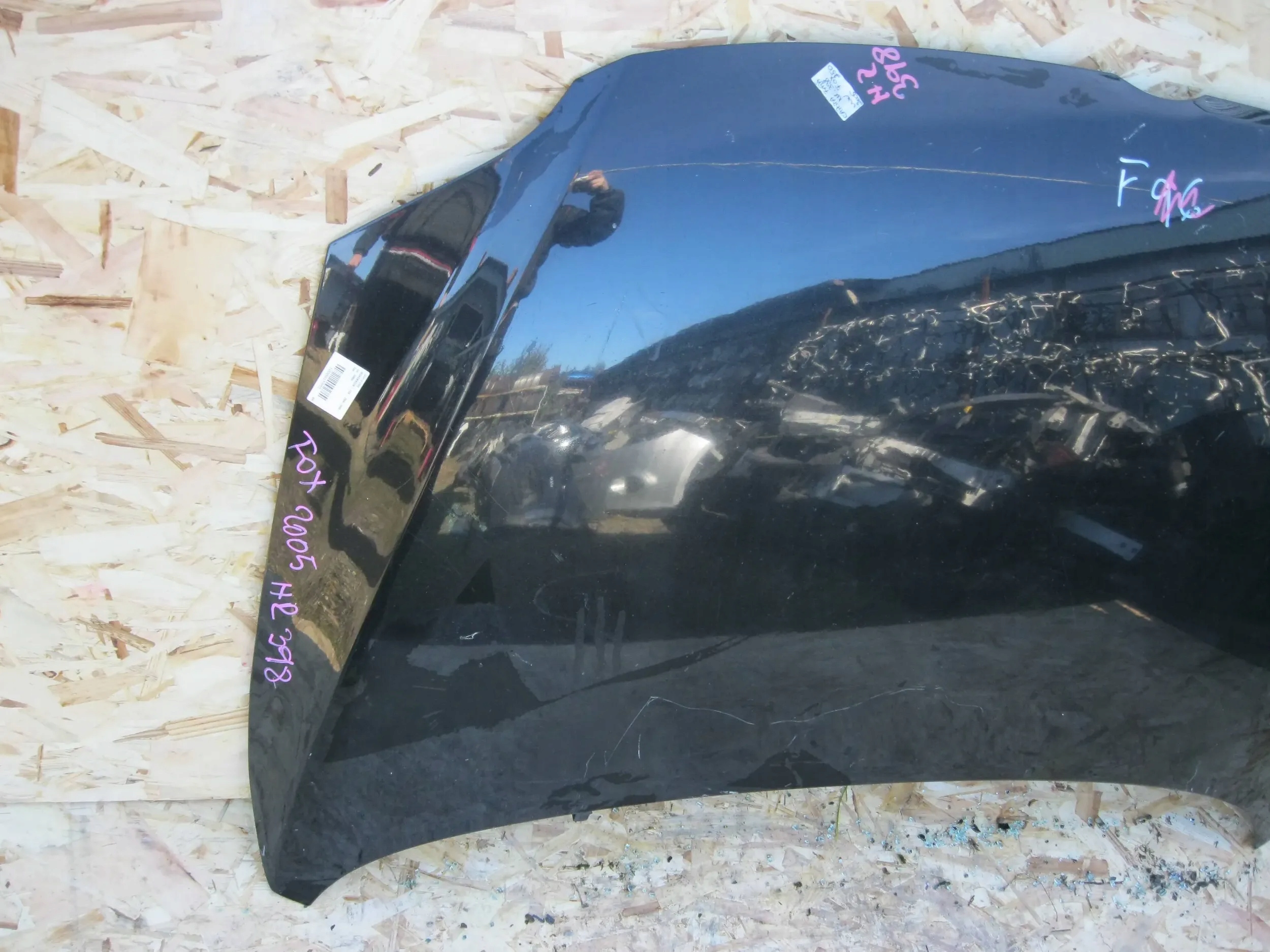 bonnet front VW Volkswagen Fox 03