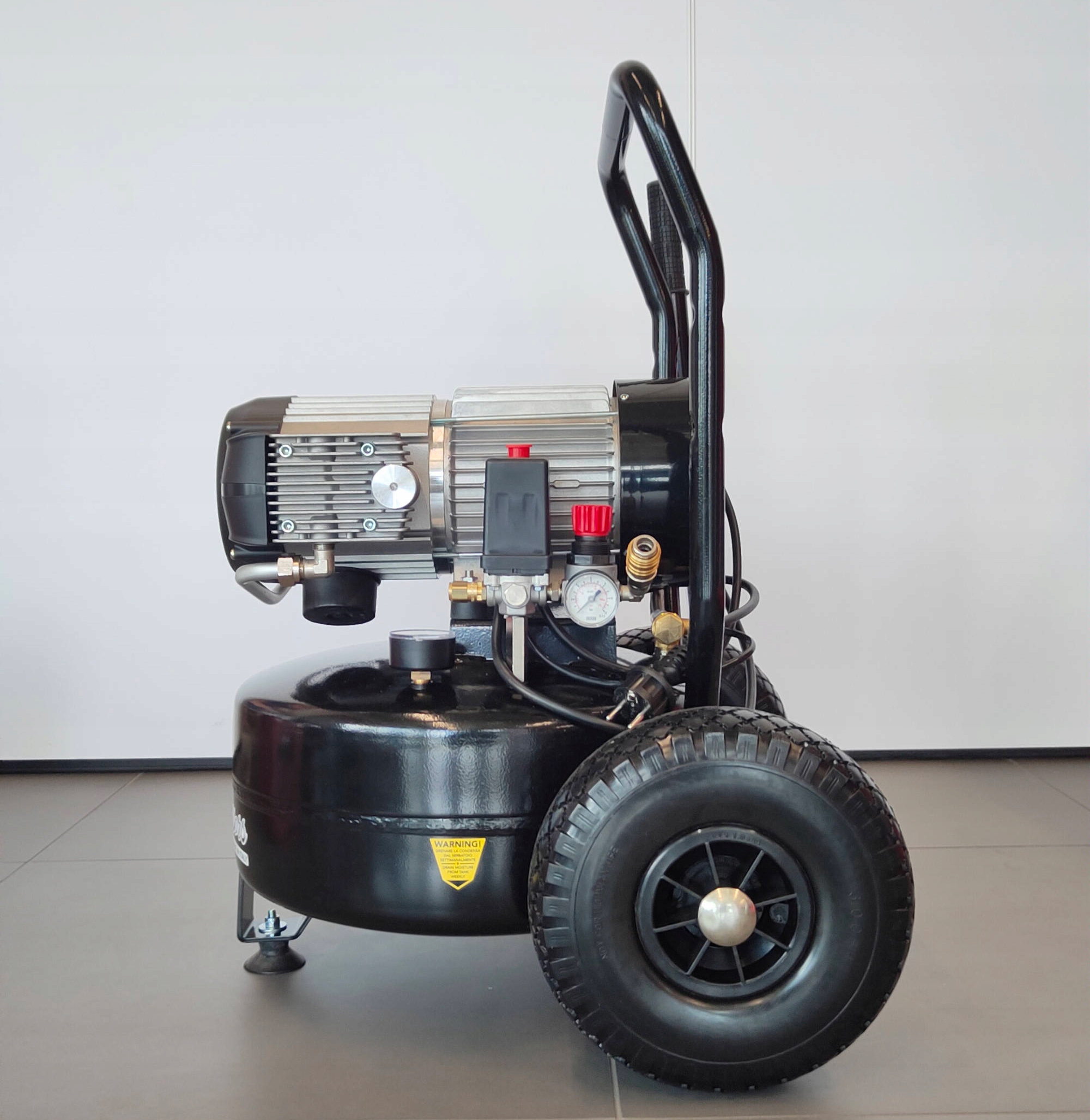 Kompresor bezolejowy MG 24L / 8BAR / 1,47 kW Italy Zasilanie sieciowe