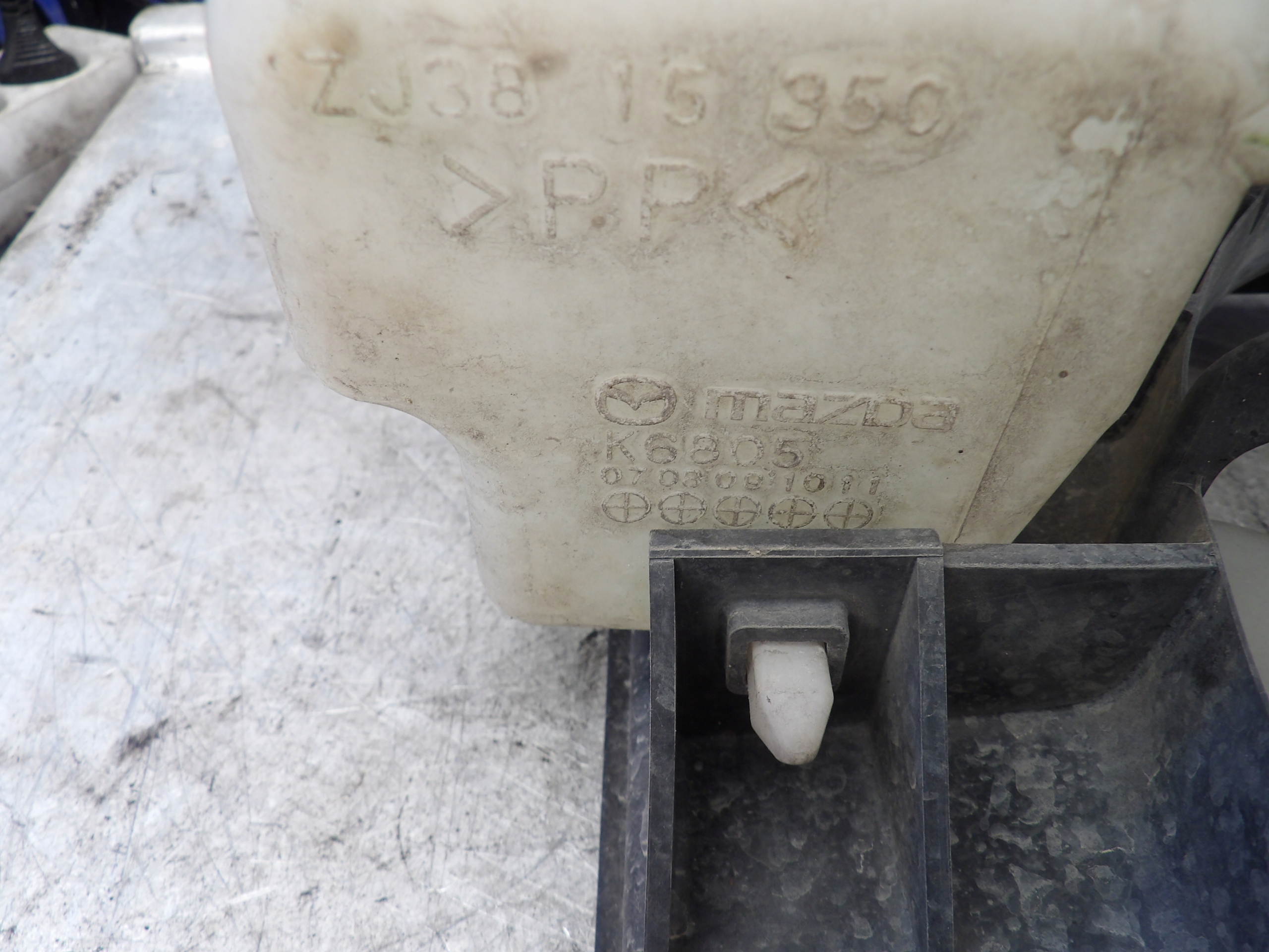 Mazda 2 MK3 1,3 - 75km Ventola radiatore