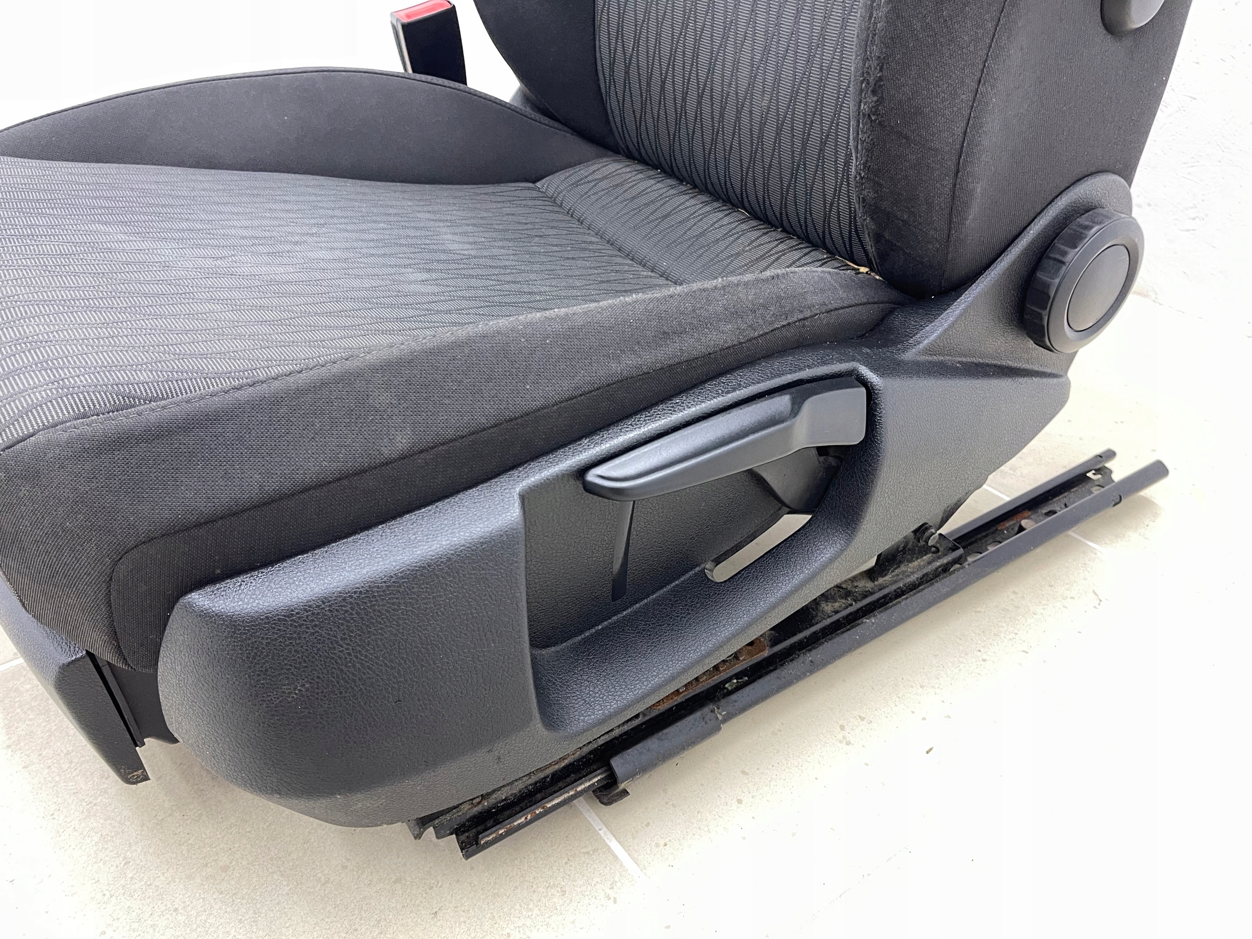 seat left front front SEAT LEON III 5F 5Q4881105A PODGRZEWANY