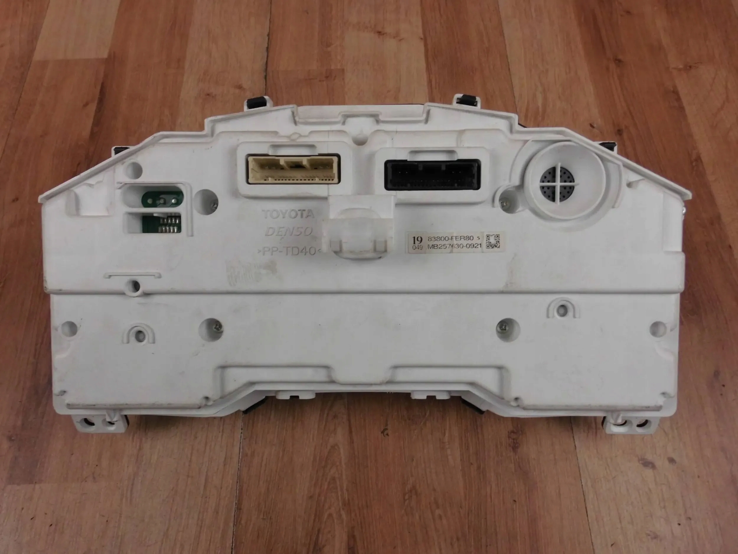 Toyota Corolla XII E210 E21 HYBRID 2021 dials 83800-FER80