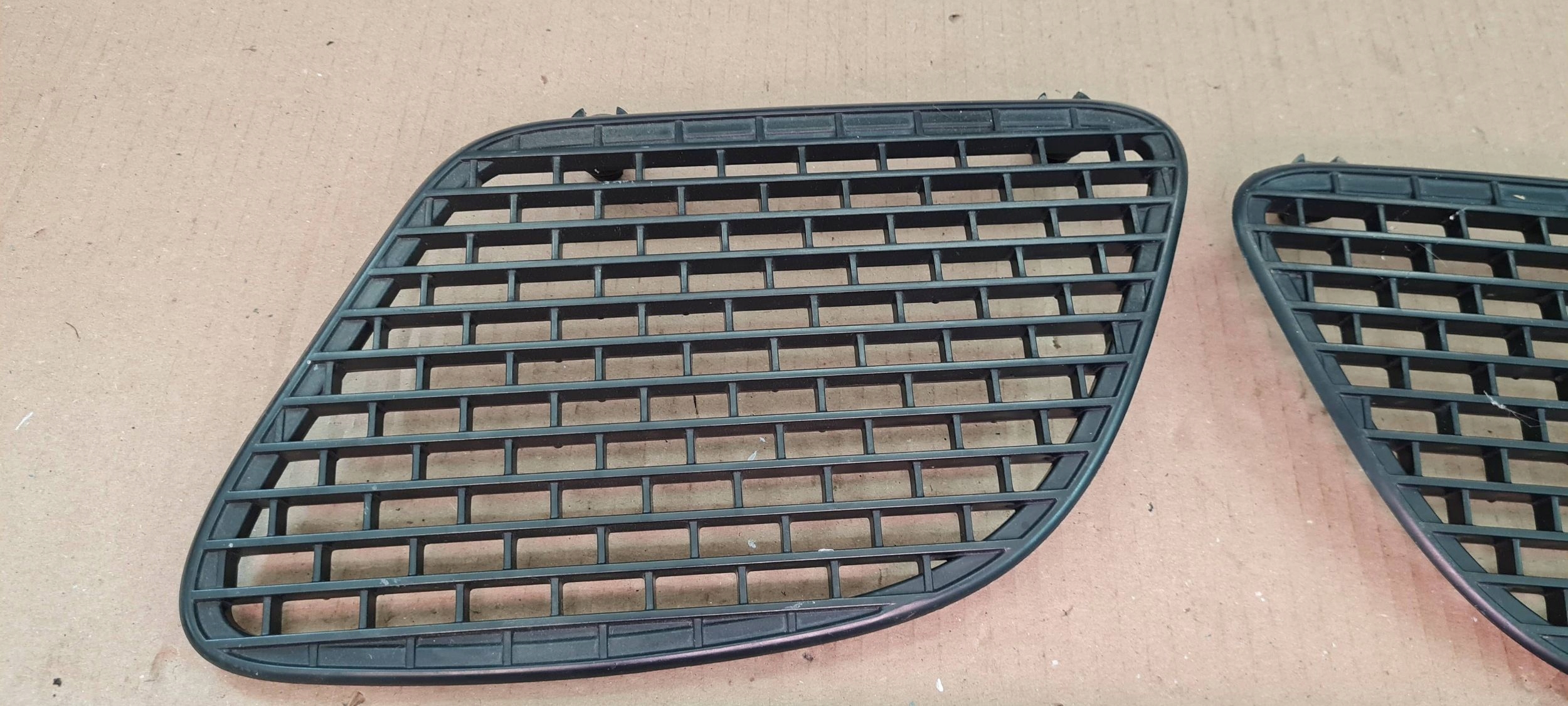 DODGE CHALLENGER SRT intake grid bonnets for MASKE air conditioning grid ORG KOMPLET