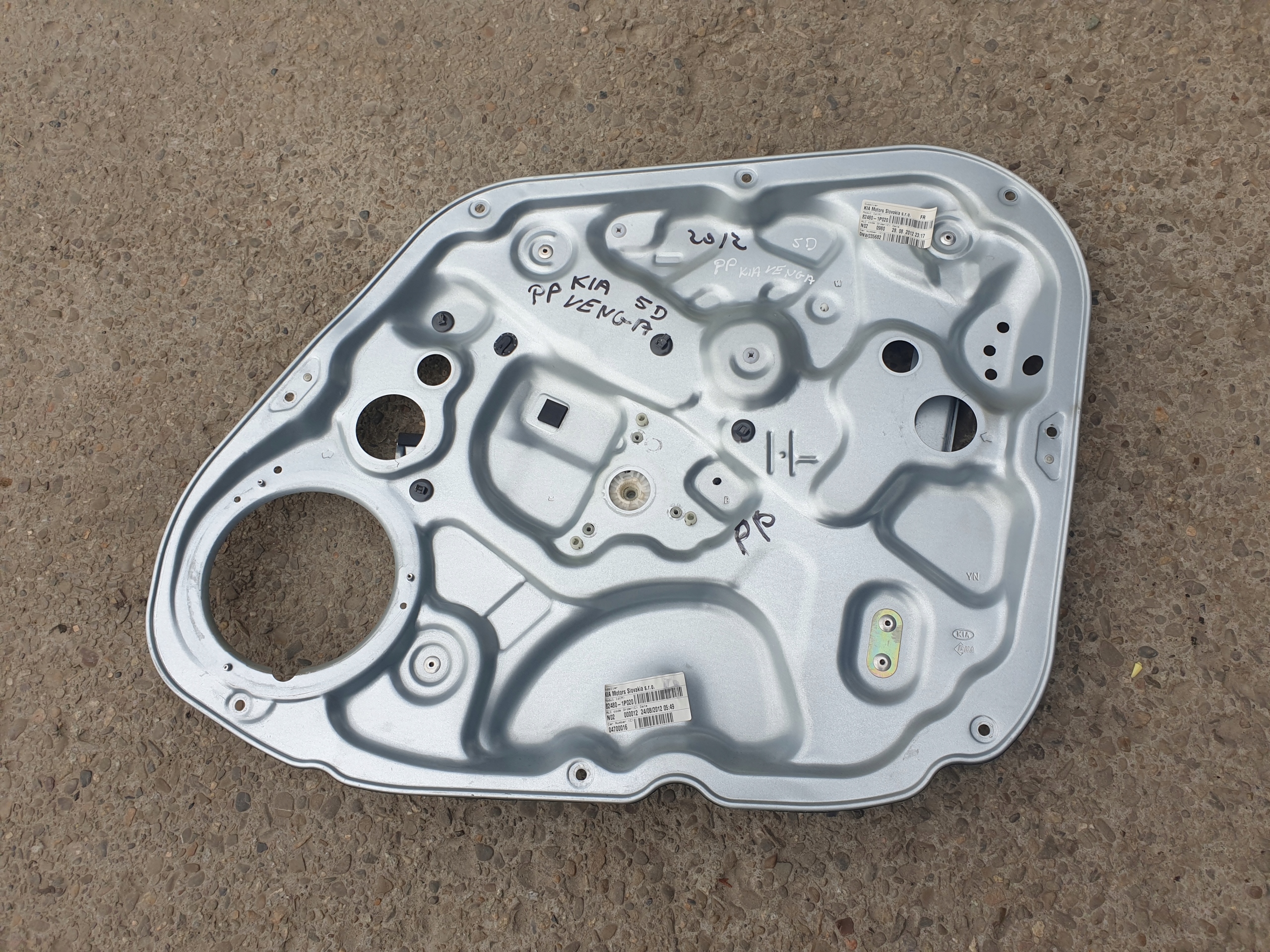window regulator right front KIA VENGA 2009- 82480-1P020