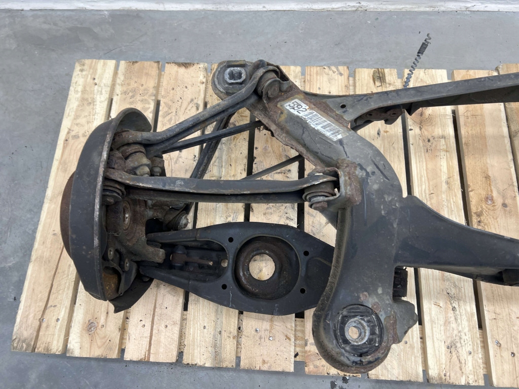 MERCEDES S124 W124 KOMBI BELKA ZAWIESZENIA TYŁ TYLNE ZAWIESZENIE Numer katalogowy części 01