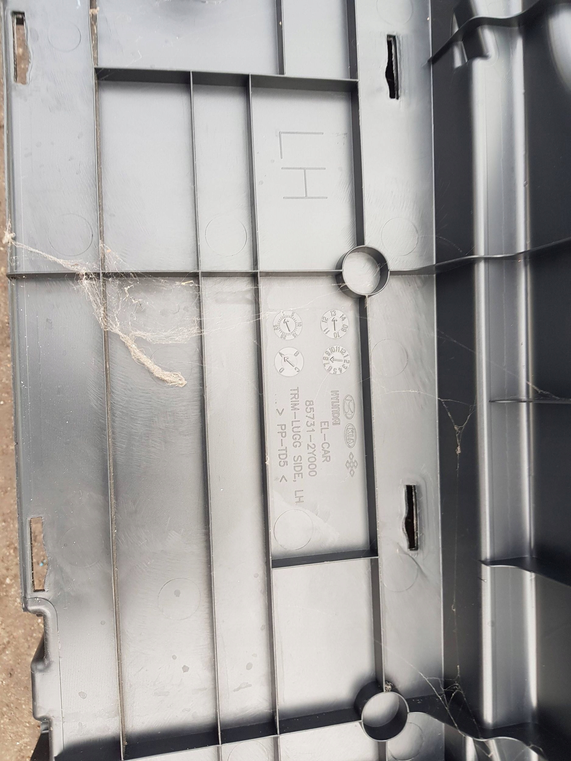 HYUNDAI IX35 left boot upholstery 09-13R