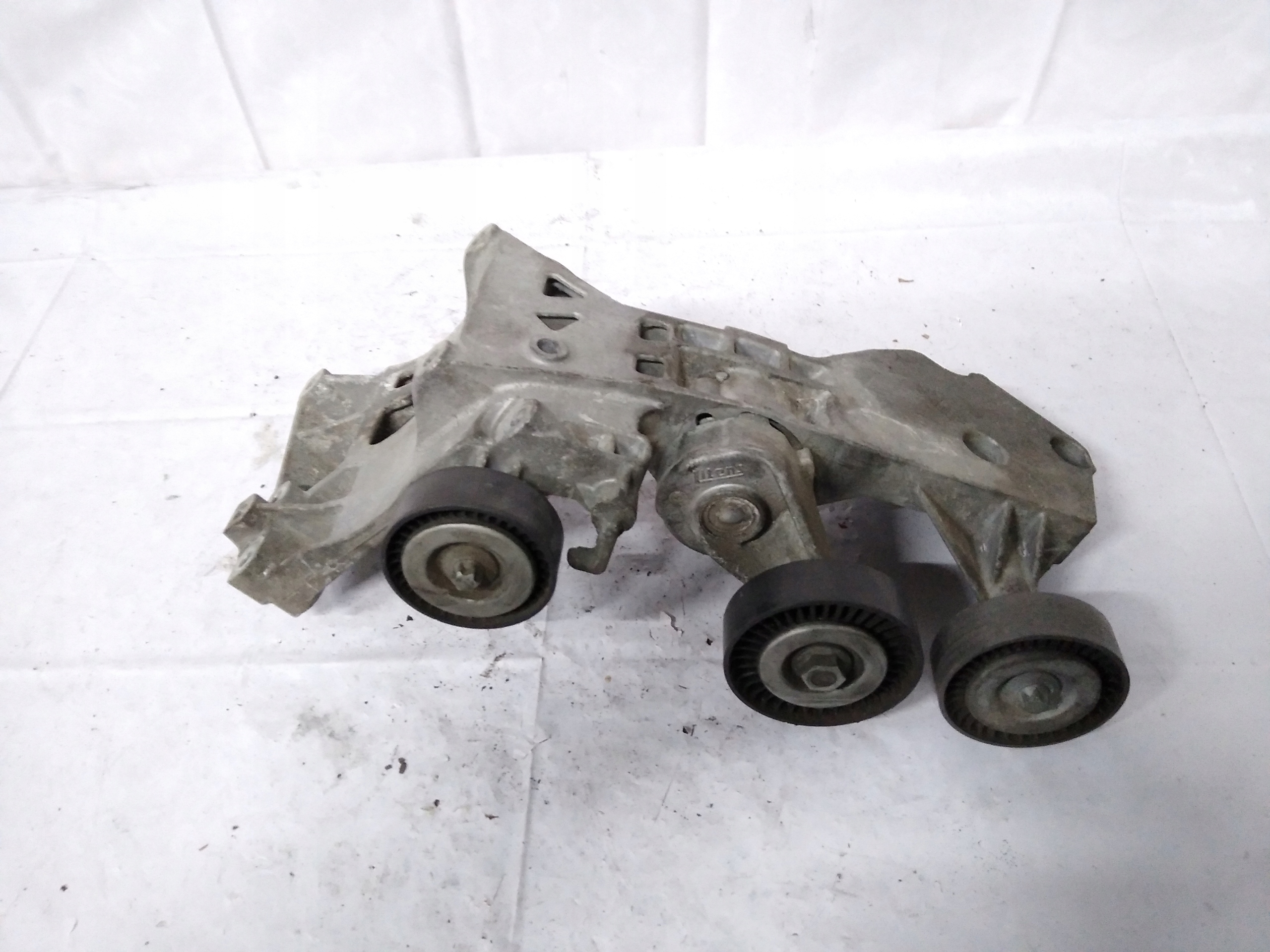 крепление генератора MERCEDES W245 B200