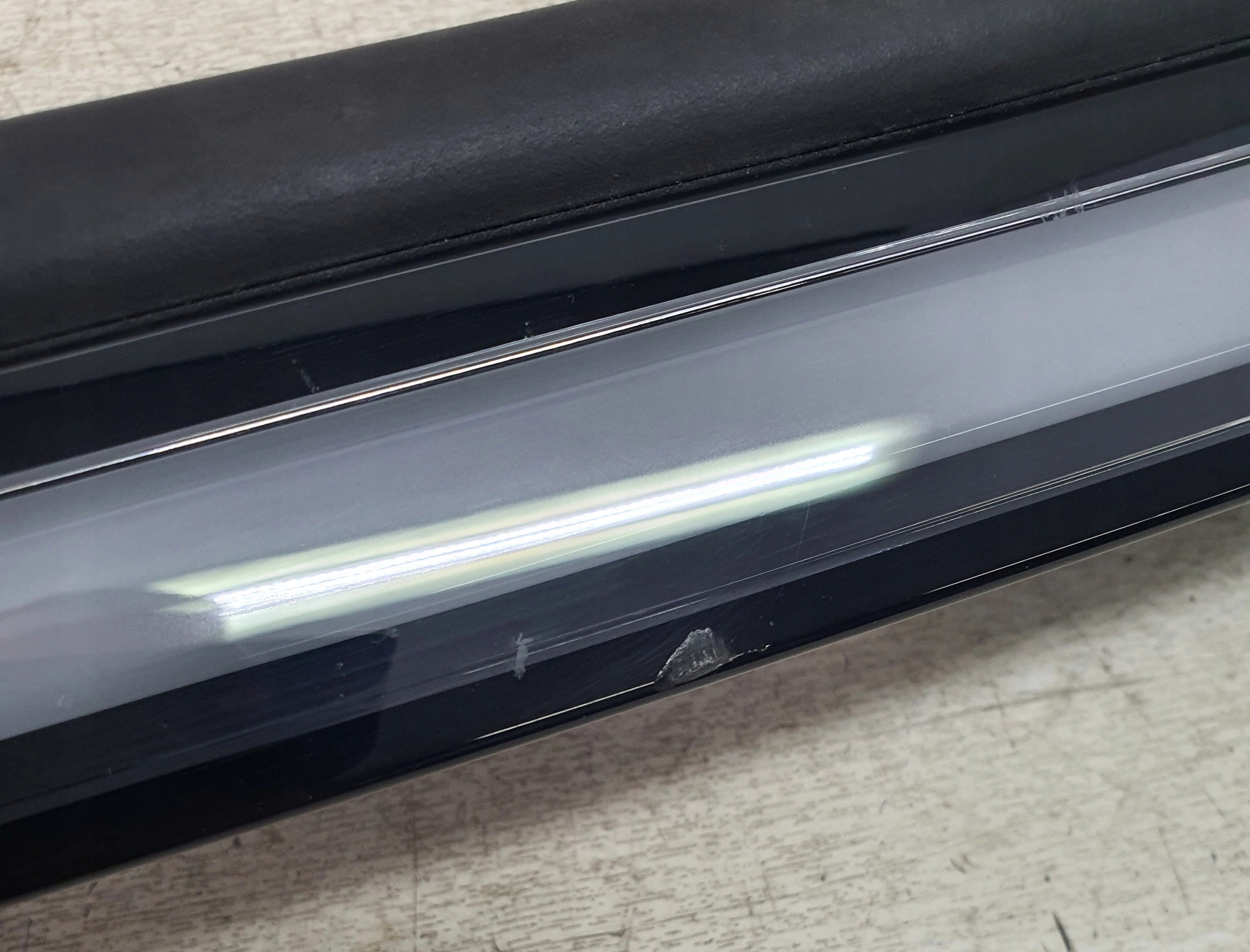 TESLA MODEL Y JUNIPER LIFT light front central OE 25- 2038294-00-C