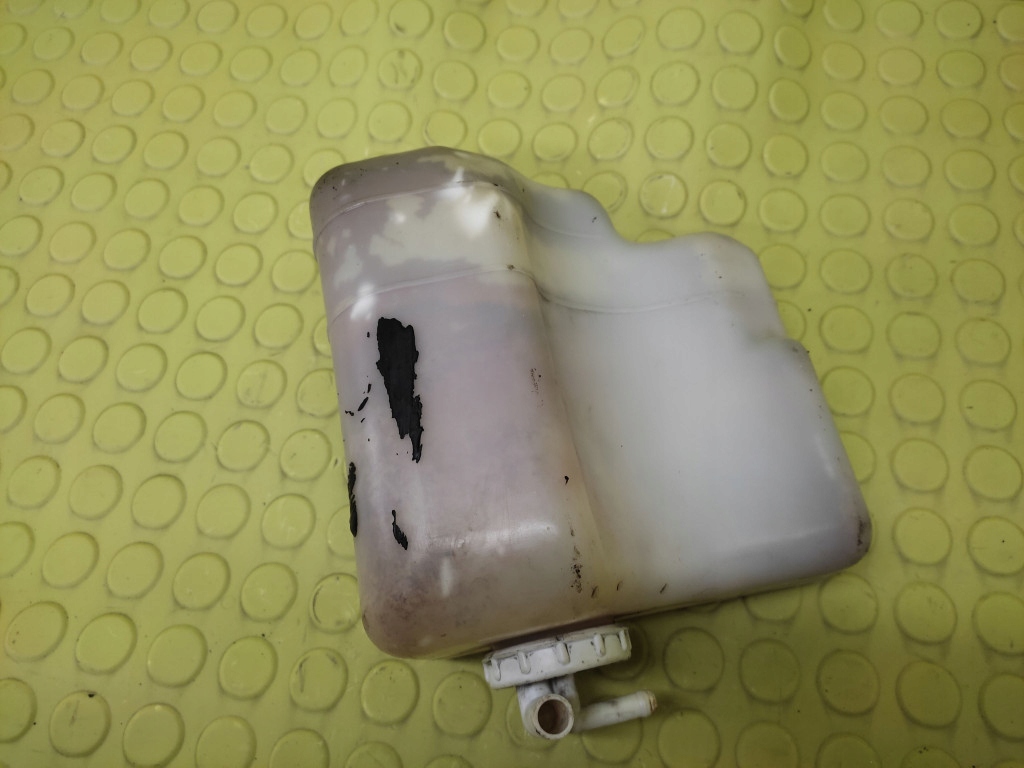 MITSUBISHI PAJERO 3 3.2 DID water tank