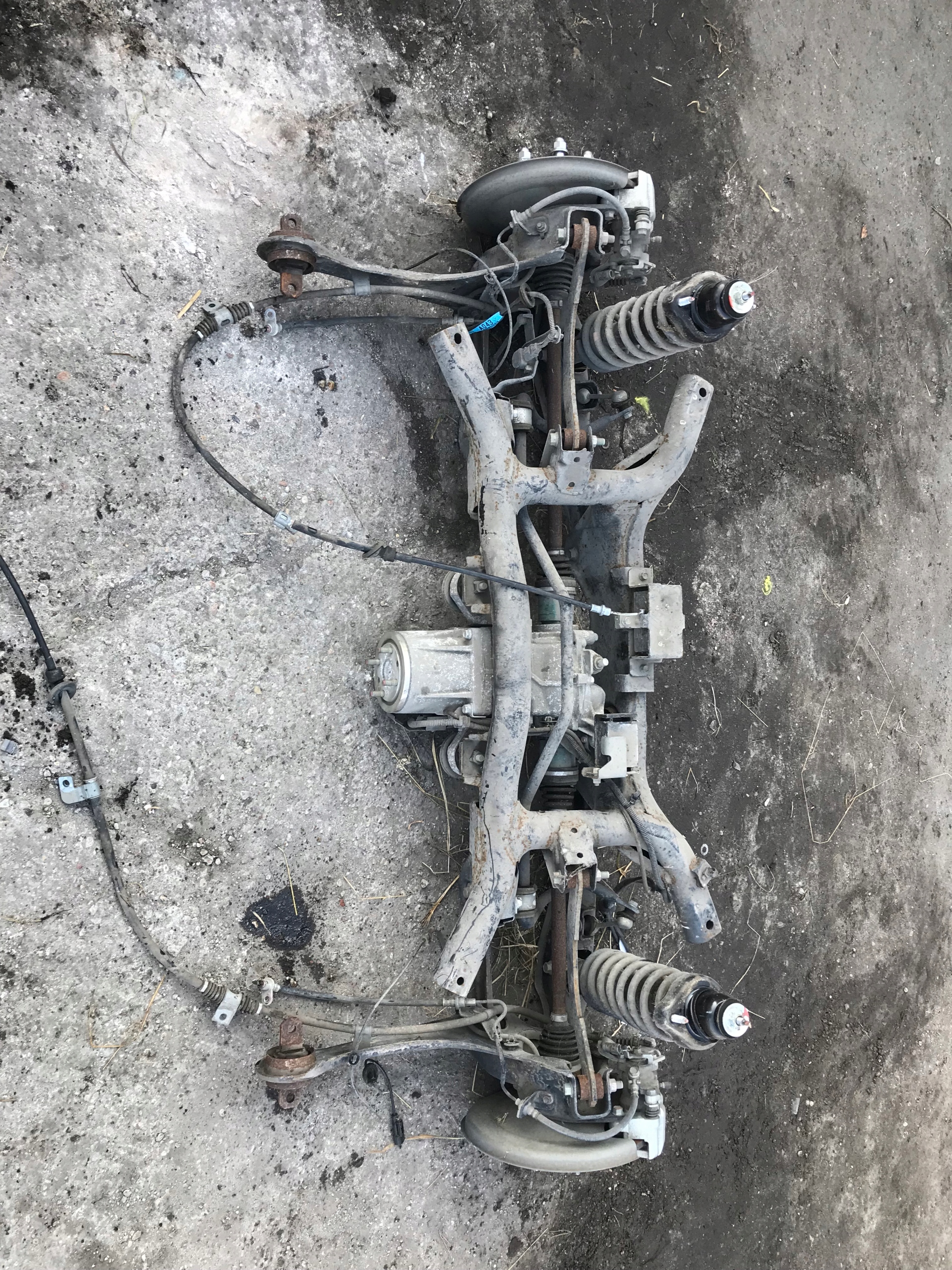 BELKA OŚ SANKI WÓZEK DYFER TYŁ OUTLANDER III 2.2 D