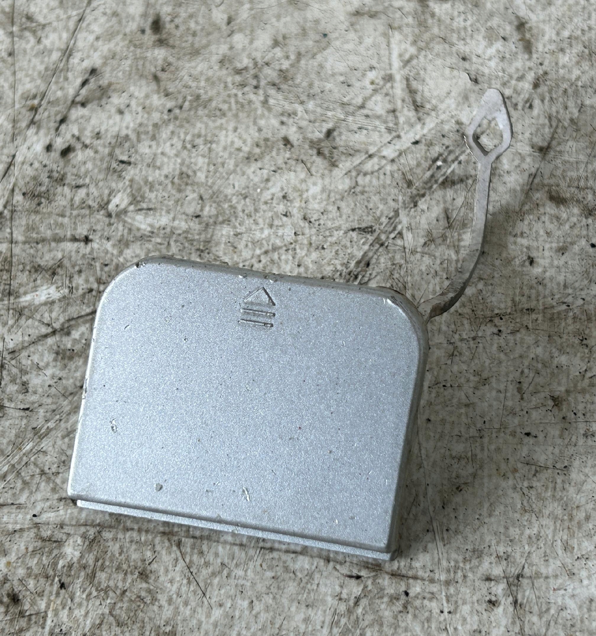 Abschleppöse vorne MERCEDES E 210 LIFT 2108850026