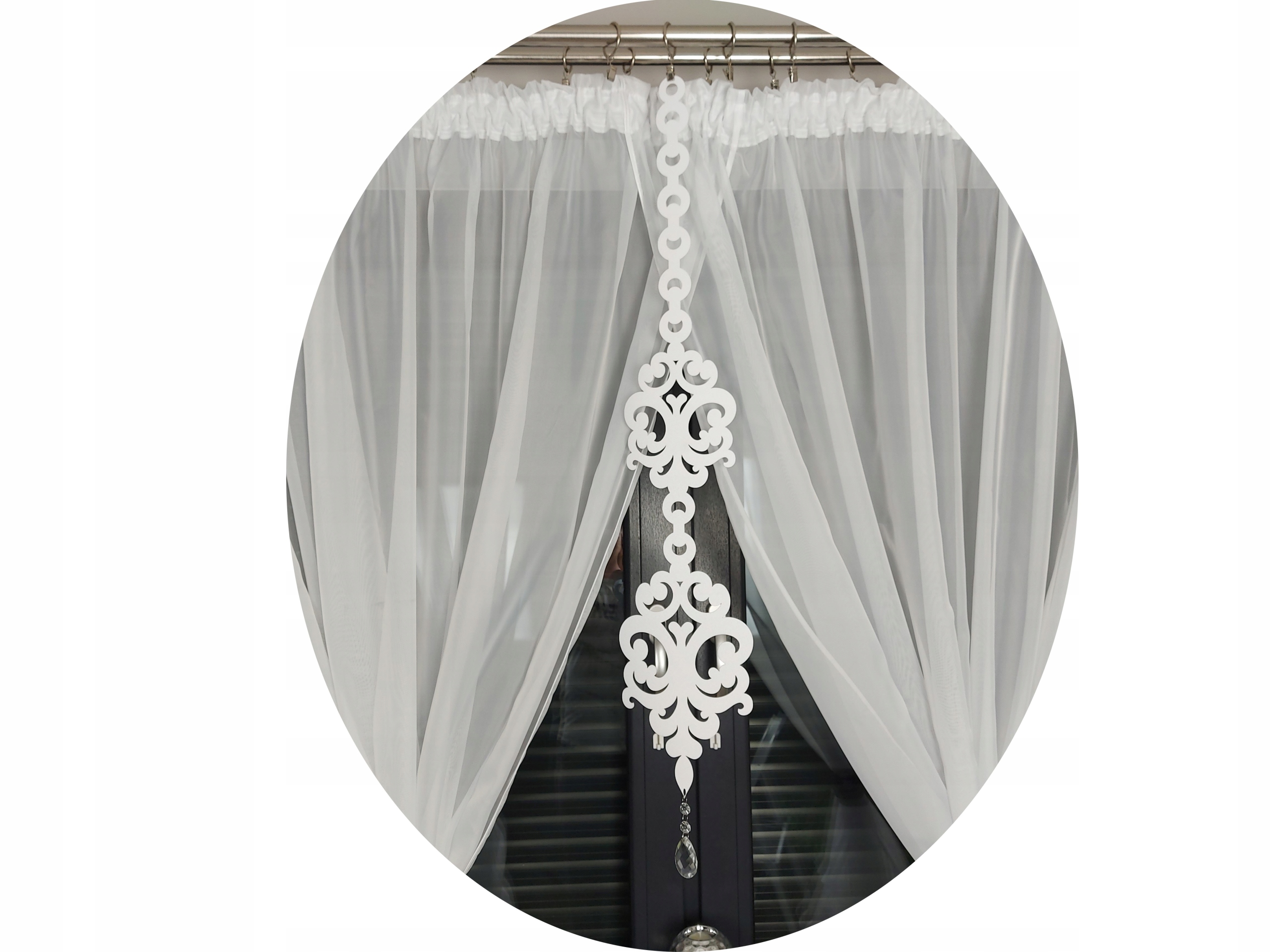 

Zawieszka Ażur Ornament Łańcuszek Kryształ Wzór 22