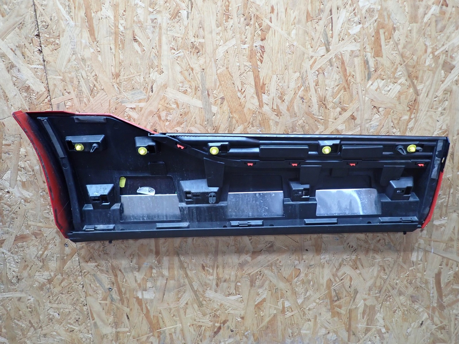 moulding for door left rear. left rear part AUDI E TRON 4KE S LINE 2019