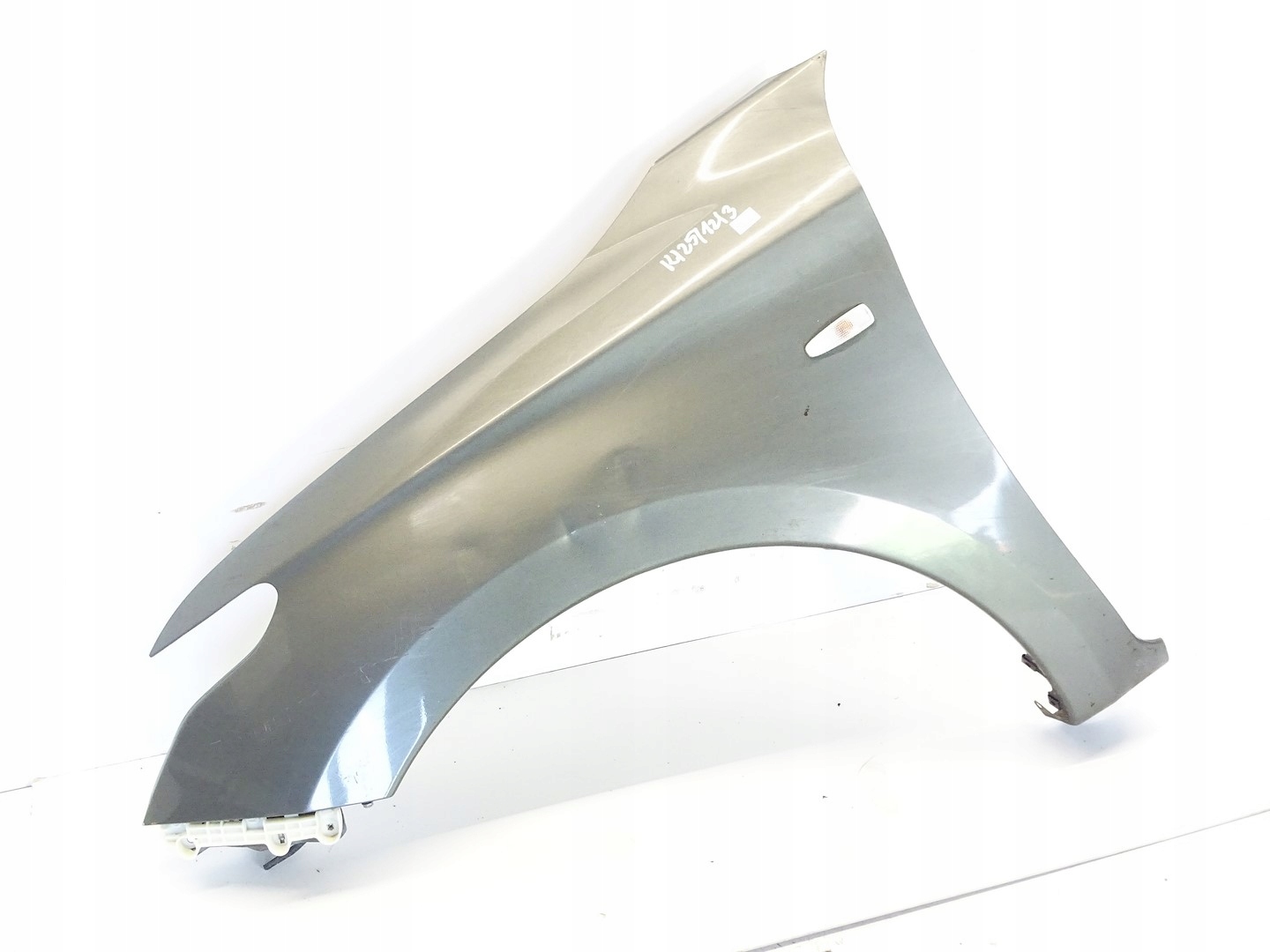 fender left front front MITSUBISHI L200 V 15