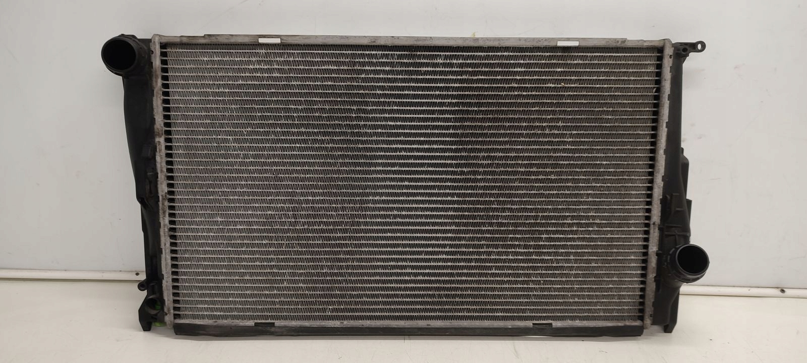 chladič vody BMW E90 E91 2,0D LIFT