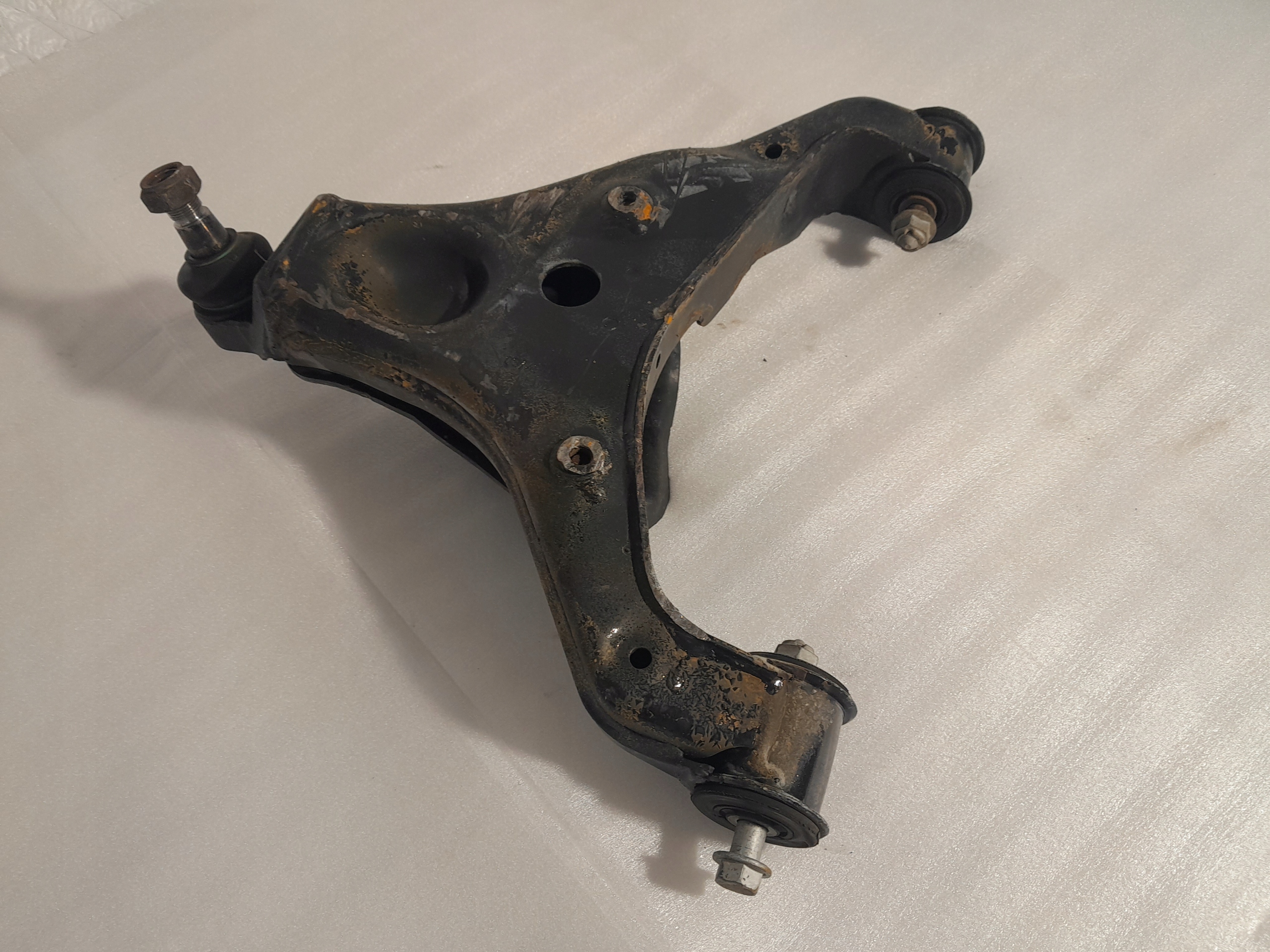 MERCEDES SPRINTER 907 arm right front A9063221109