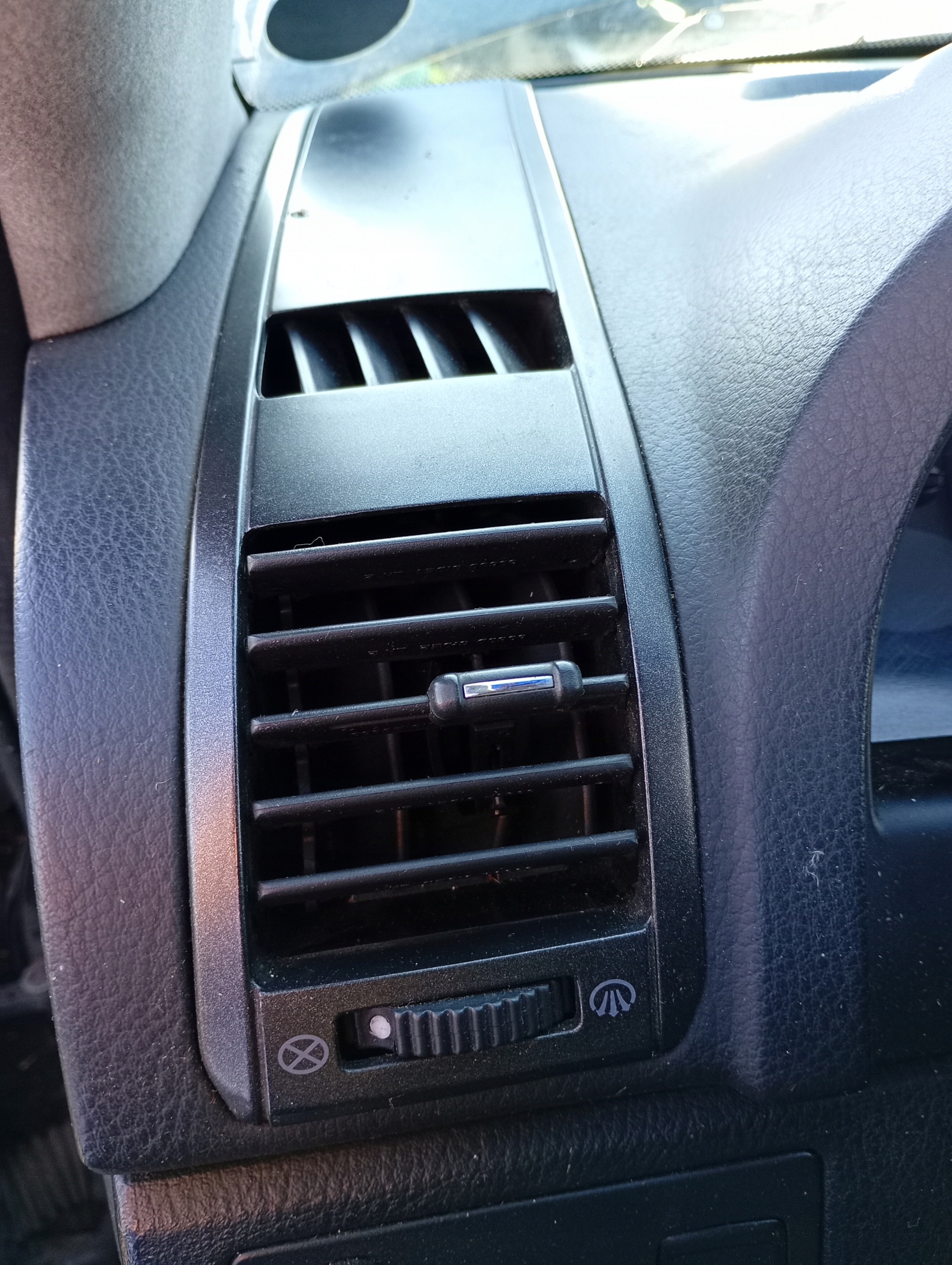 Ssangyong Rexton 1 and 02-07 grid air conditioning devices air left driver´s