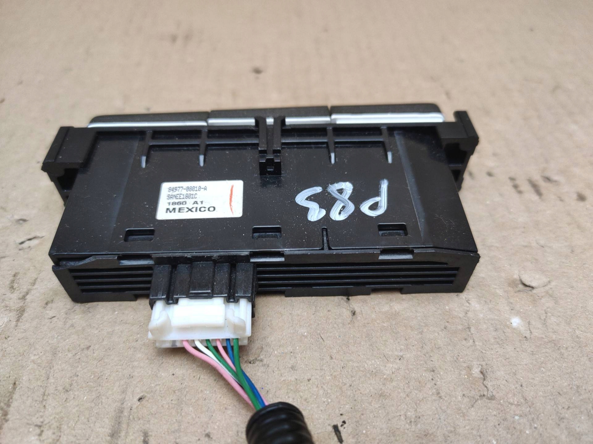 control panel funkcjami Toyota Sienna 3 2011 84977-08010-A