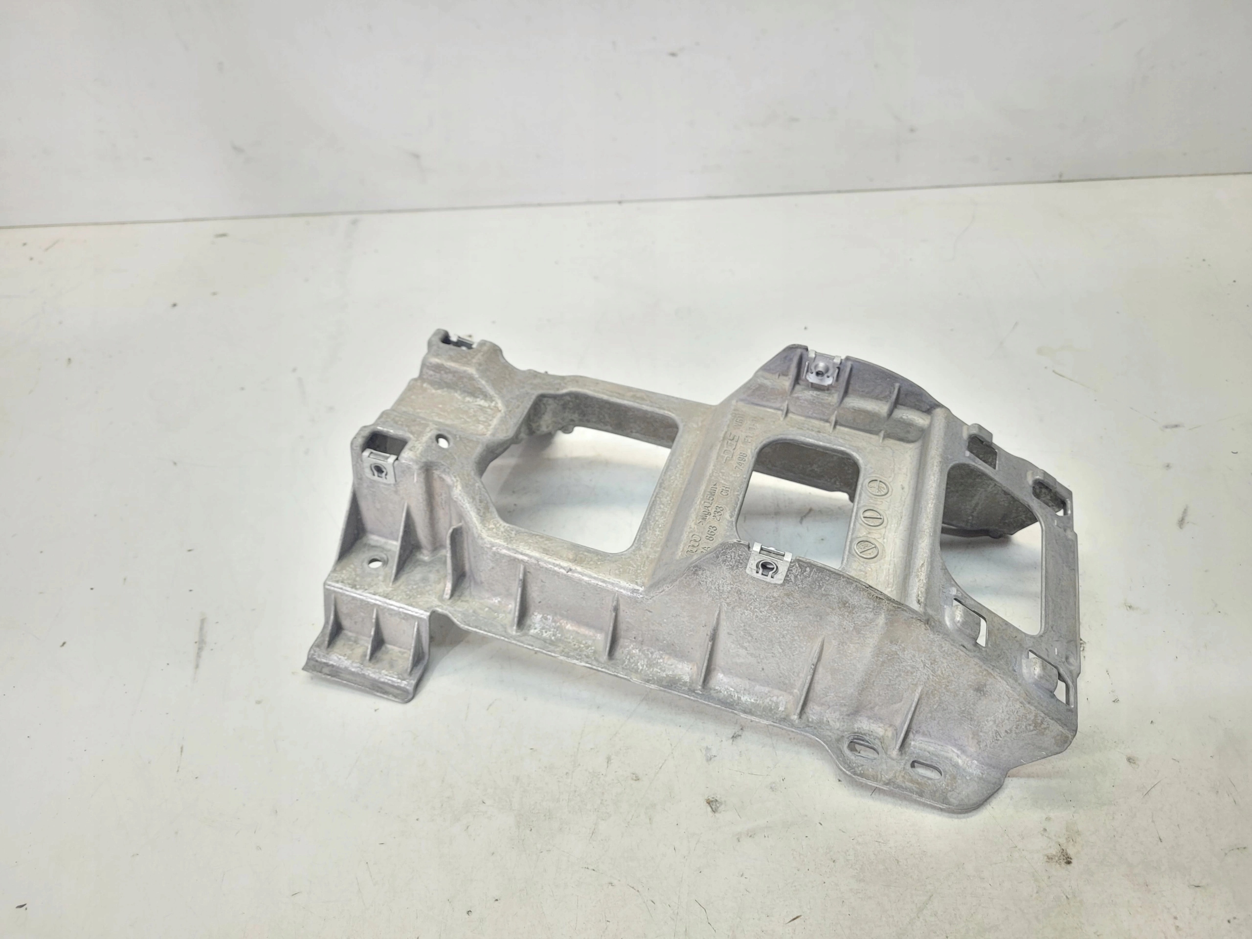 Poignée Support plaque Console Moyen AUDI Q4 E-TRON 89A863233CH