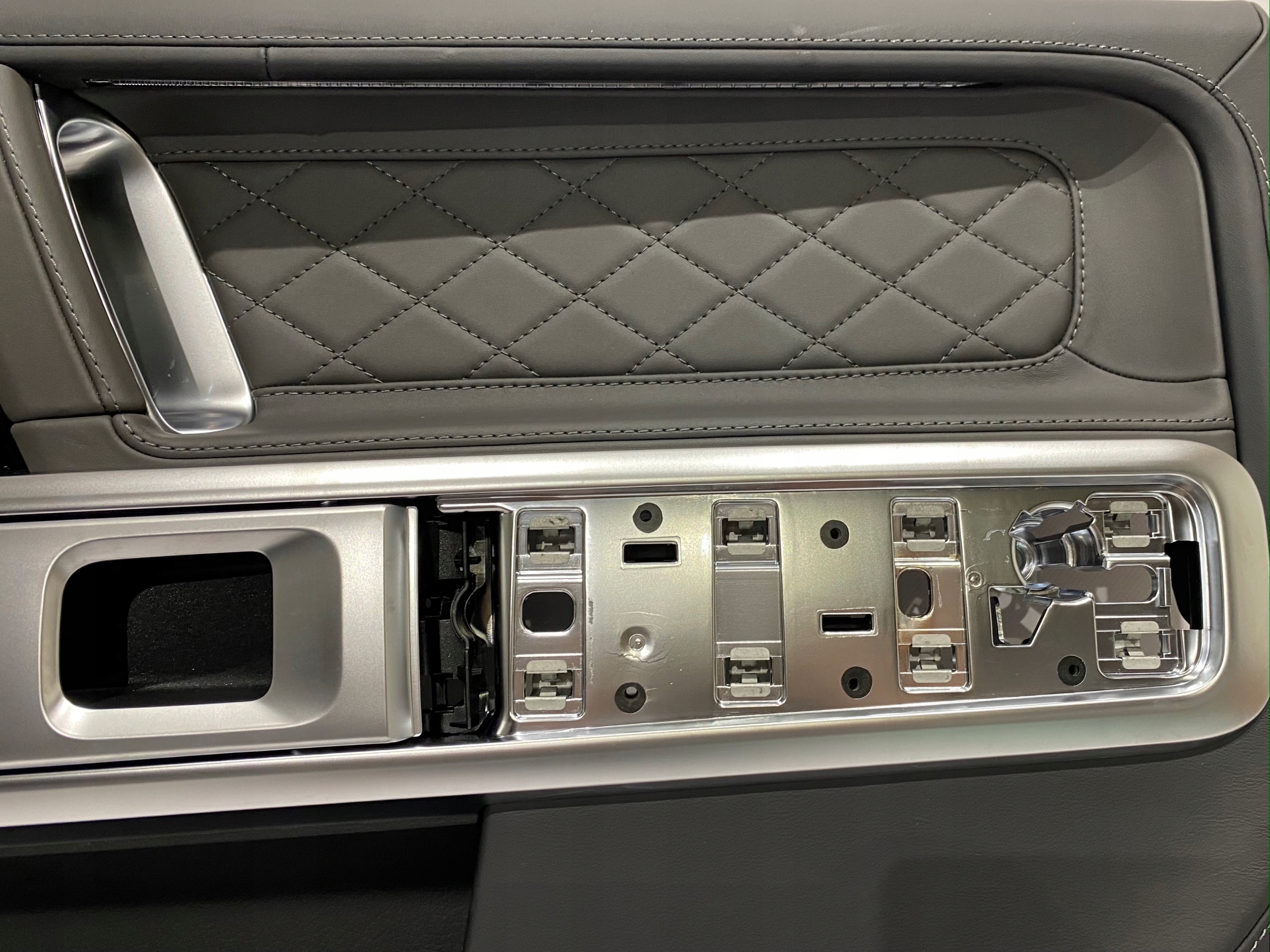MERCEDES BENZ G W463 rechts panel Tür A4637373000