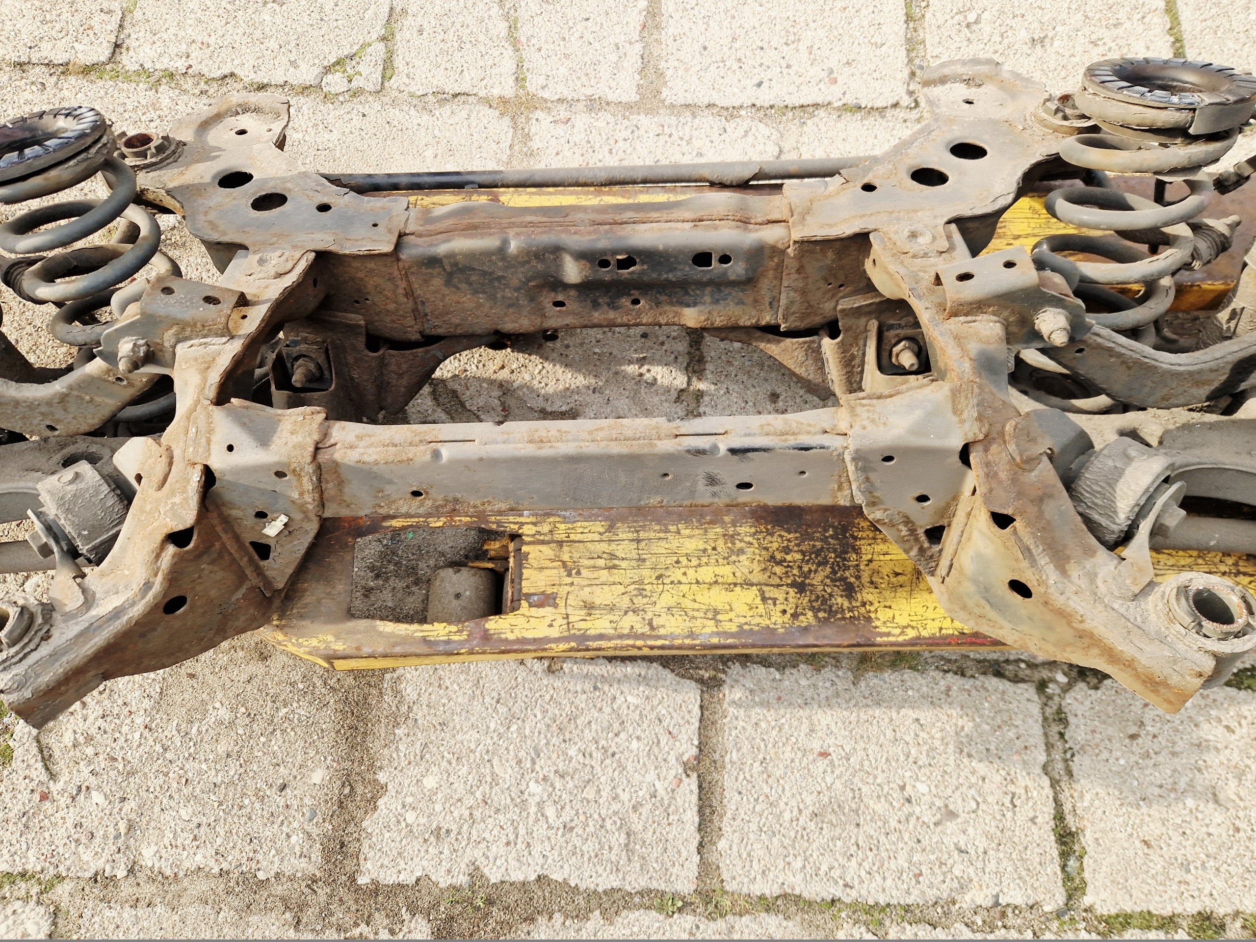 FORD MONDEO MK5 HB 5D Essieu Arrière Arrière Complets