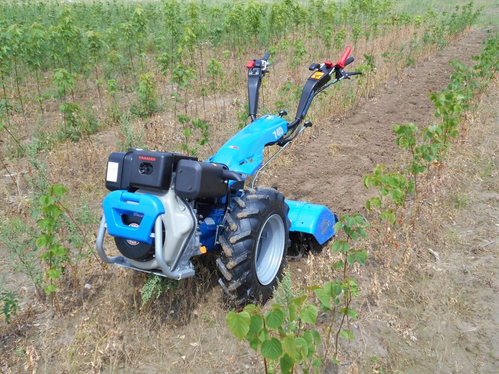 Ciągnik jednoosiowy BCS 740, glebogryzarka