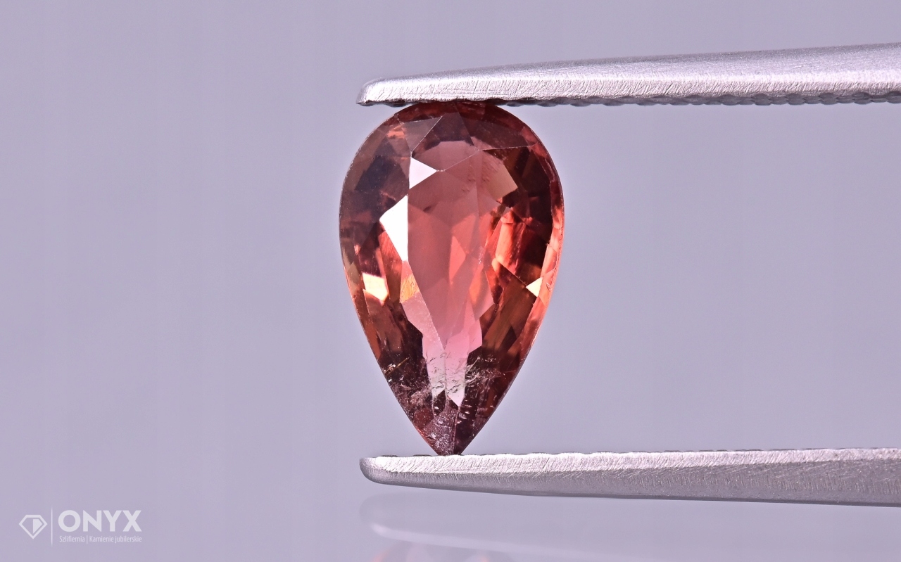 Turmalín fasetovaný slza 9,5x5,5 mm