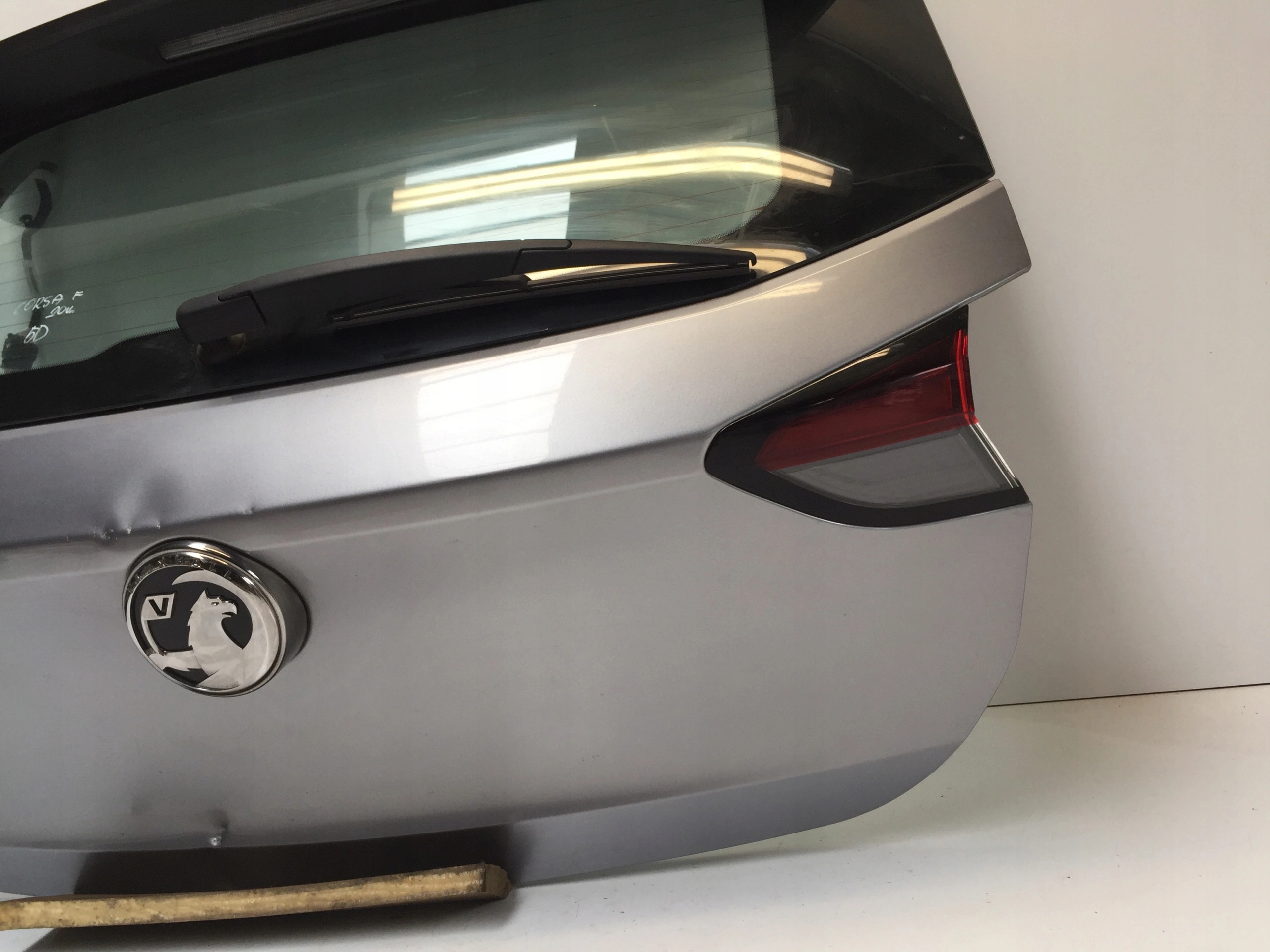OPEL CORSA F 2020 KLAPA BAGAŻNIKA TYŁ TYLNA Strona zabudowy tył