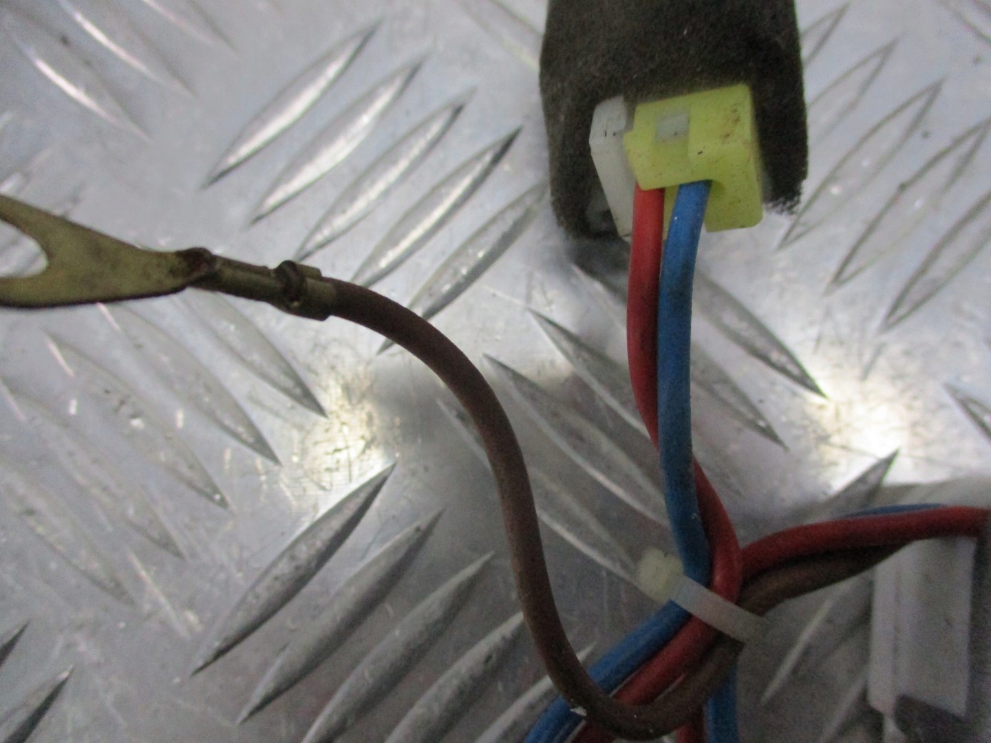 SILNICZEK SZYBERDACHU NISSAN ALMERA TINO Part manufacturer Other