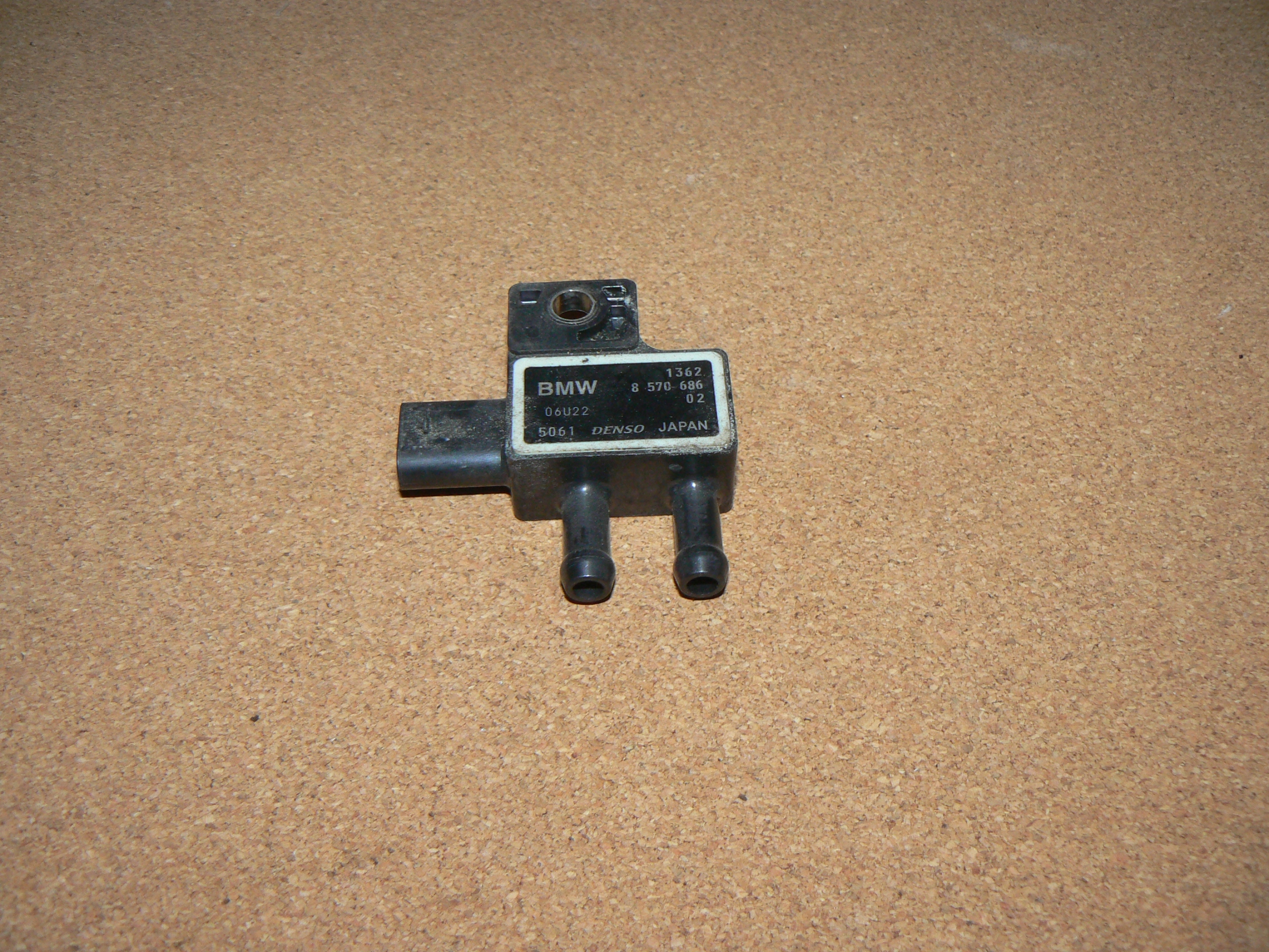 F10 F11 - ДАТЧИК ТИСКУ ВИХЛОПНИХ ГАЗІВ BMW 8570686