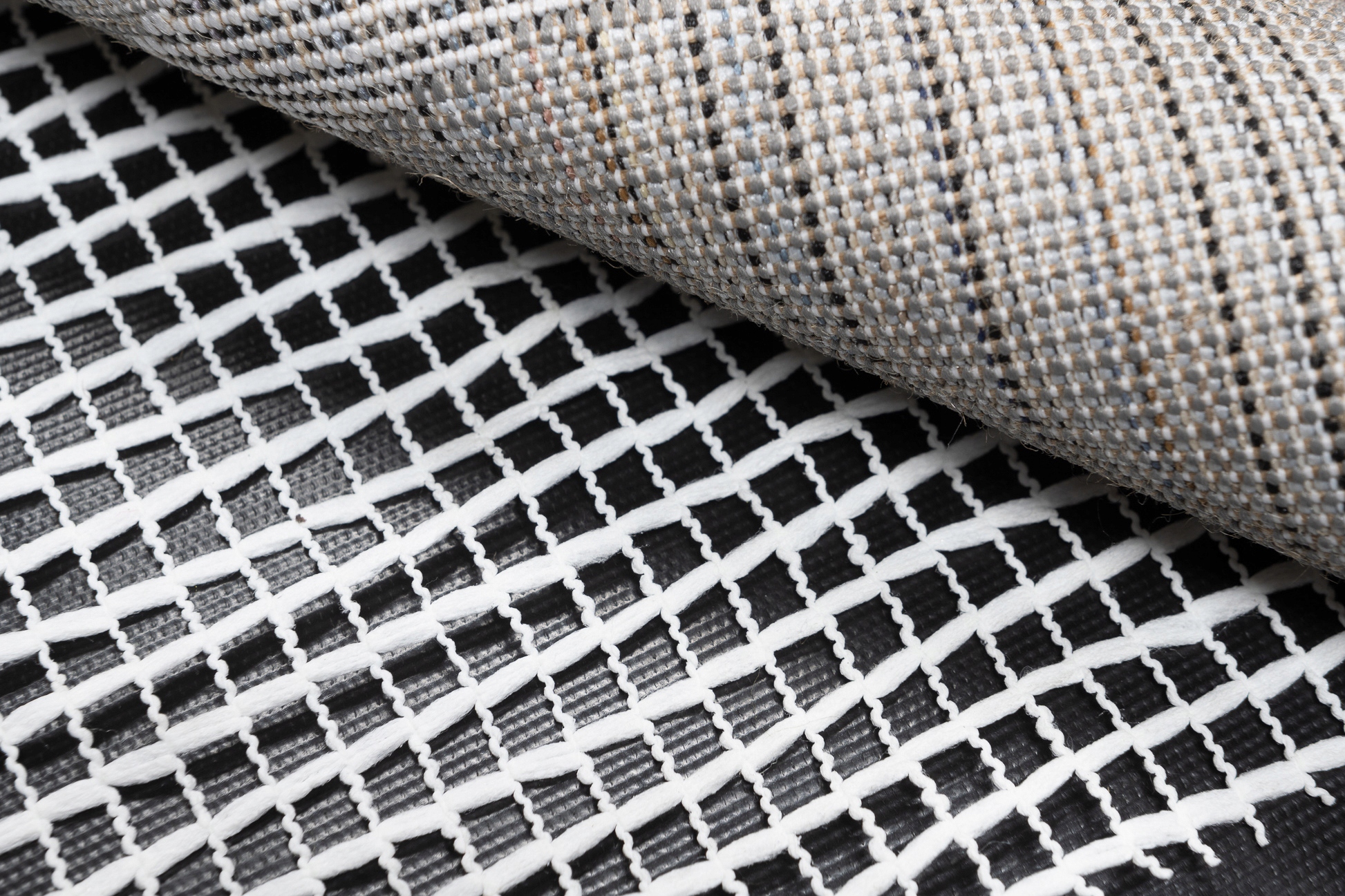 SIATKA MATA ANTYPOŚLIZGOWA 90CM POD DYWAN CHODNIK Rodzaj mata (siatka)